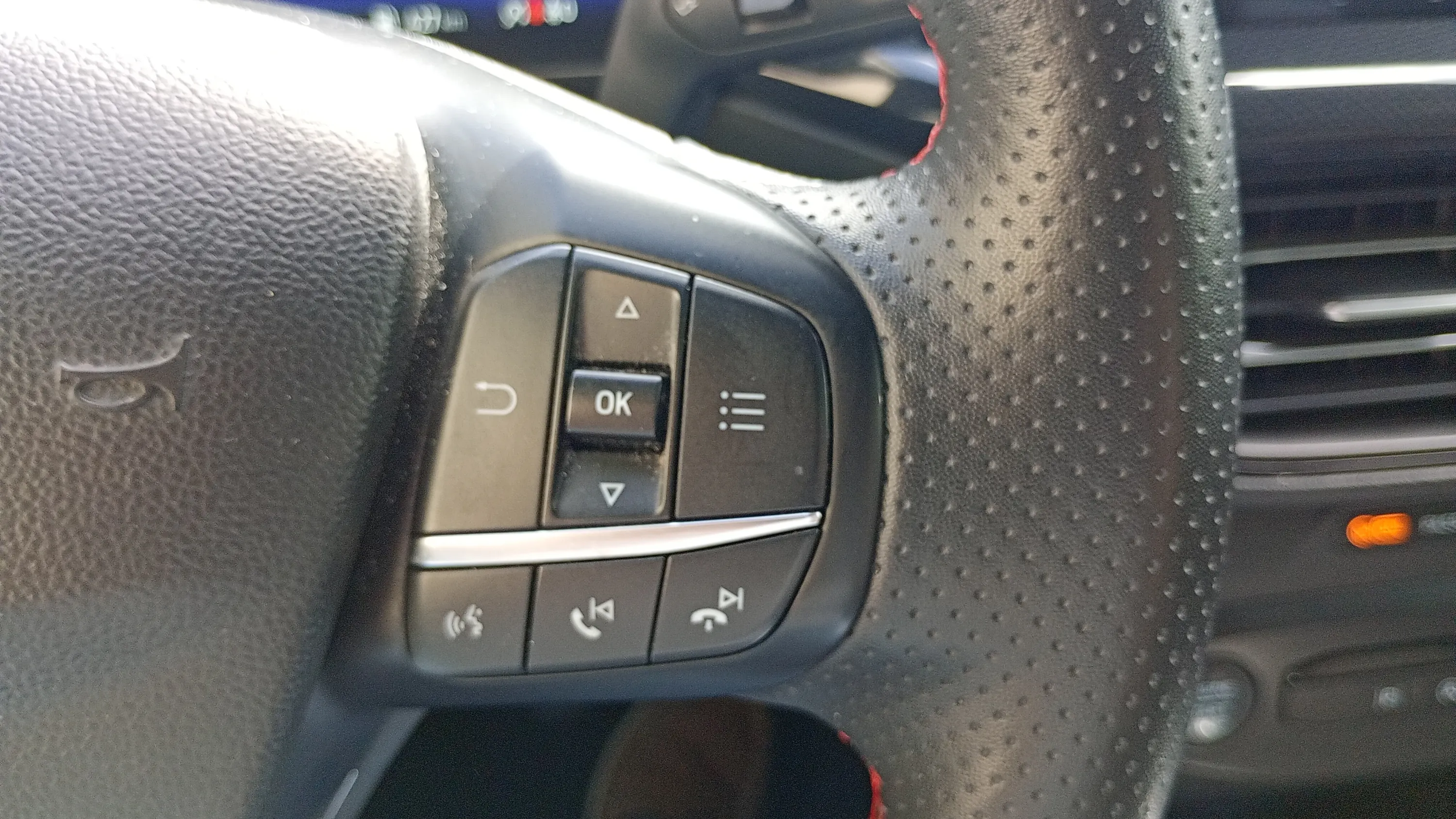 Ford Focus 1.0 EcoBoost MHEV ST-Line - foto 15