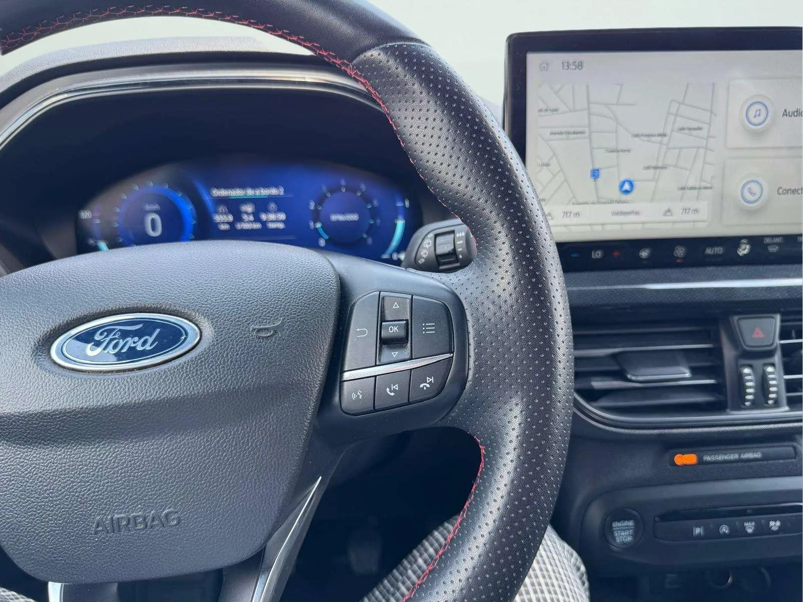 Ford Focus 1.0 EcoBoost MHEV ST-Line Design SIP - foto 13