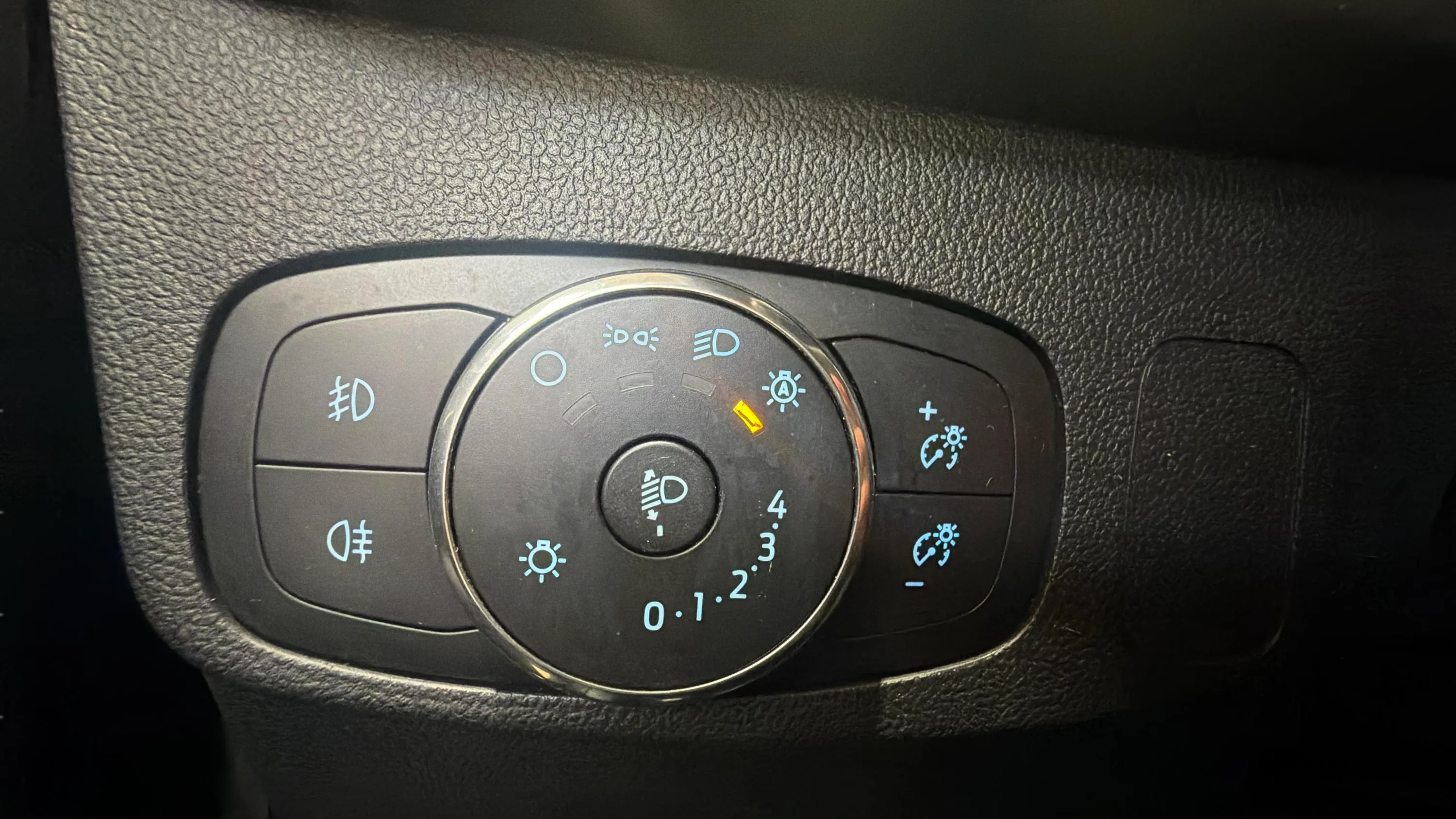 Ford Focus 1.0 EcoBoost MHEV ST-Line - foto 18