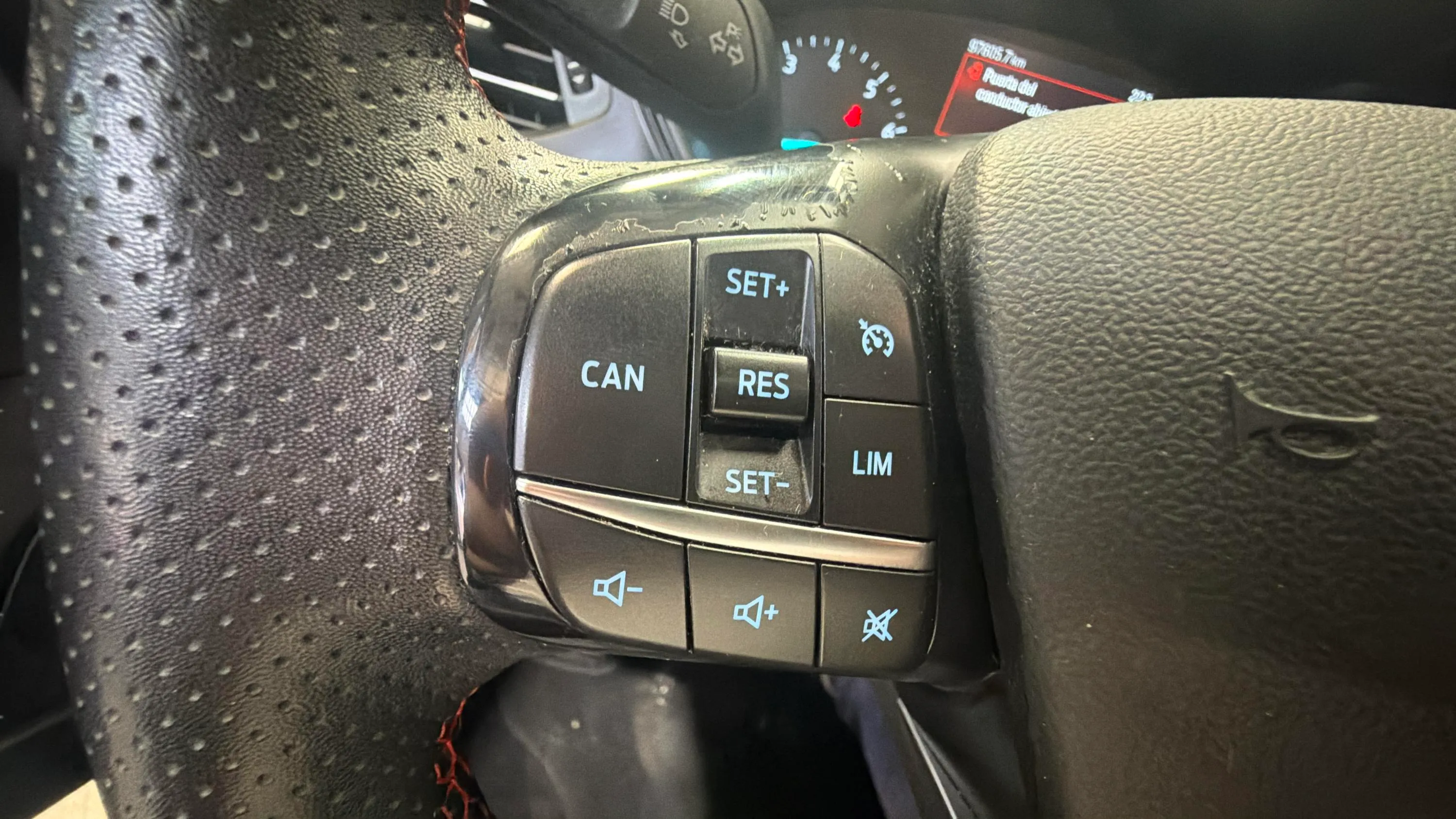 Ford Focus 1.0 EcoBoost MHEV ST-Line - foto 19