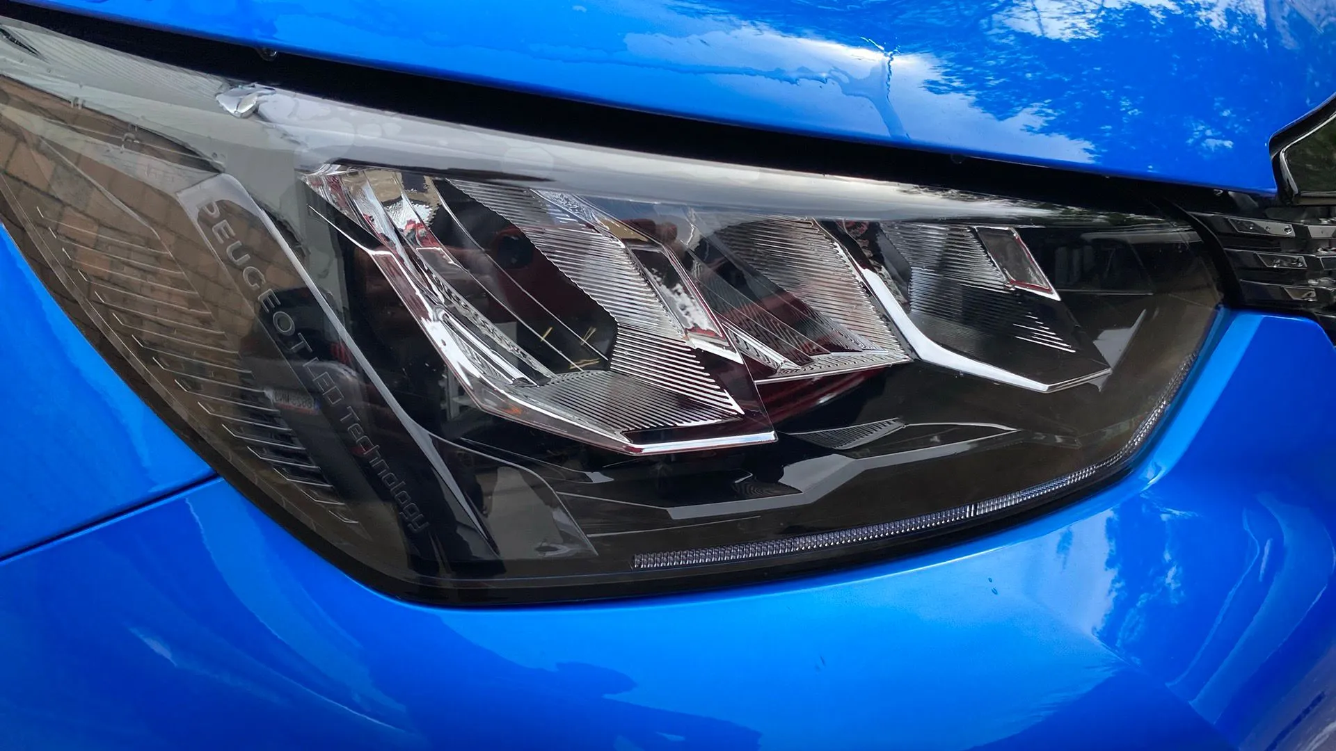 Peugeot 2008 Allure Pack PureTech 100 BVM6 - foto 4