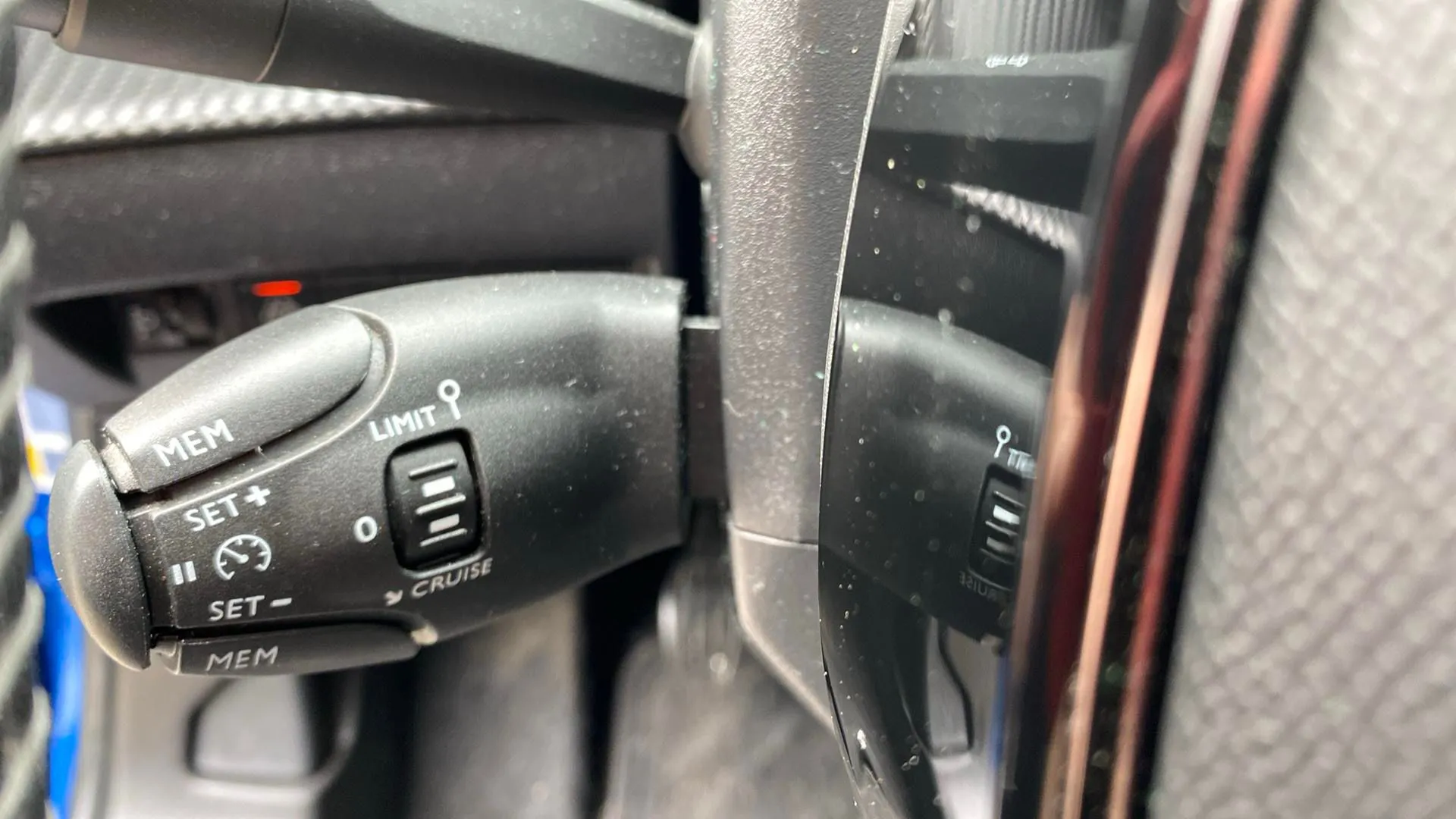 Peugeot 2008 Allure Pack PureTech 100 BVM6 - foto 13