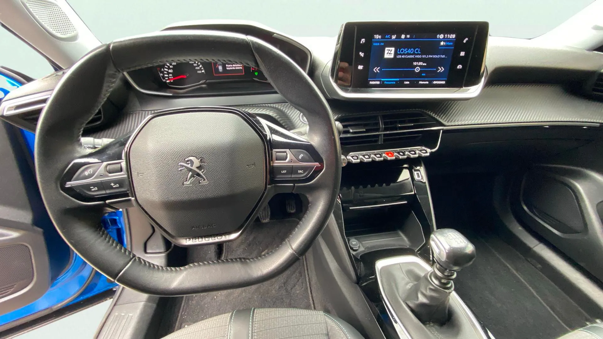 Peugeot 2008 Allure Pack PureTech 100 BVM6 - foto 11