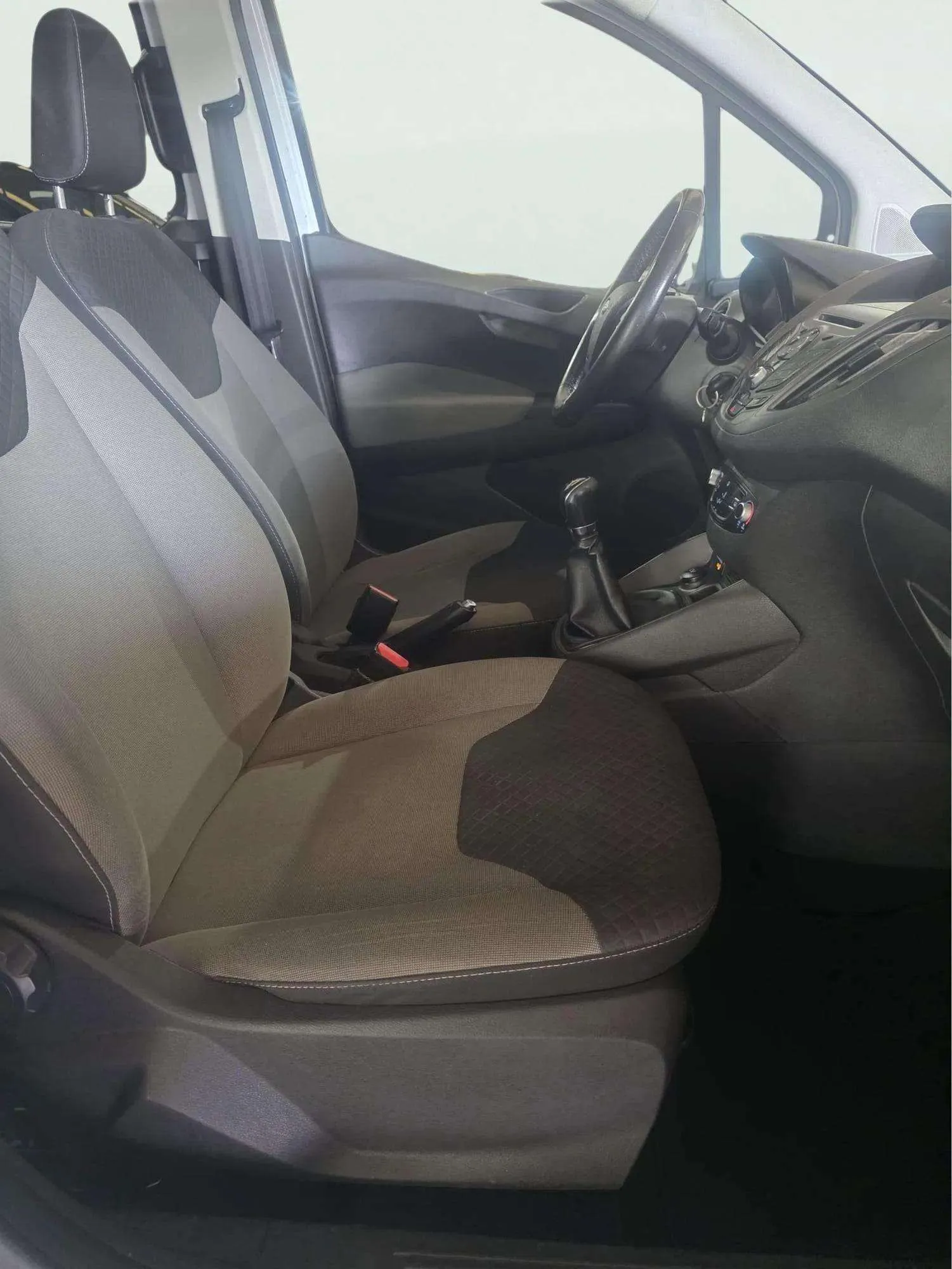 Ford Tourneo Courier 1.5 TDCi Trend - foto 13