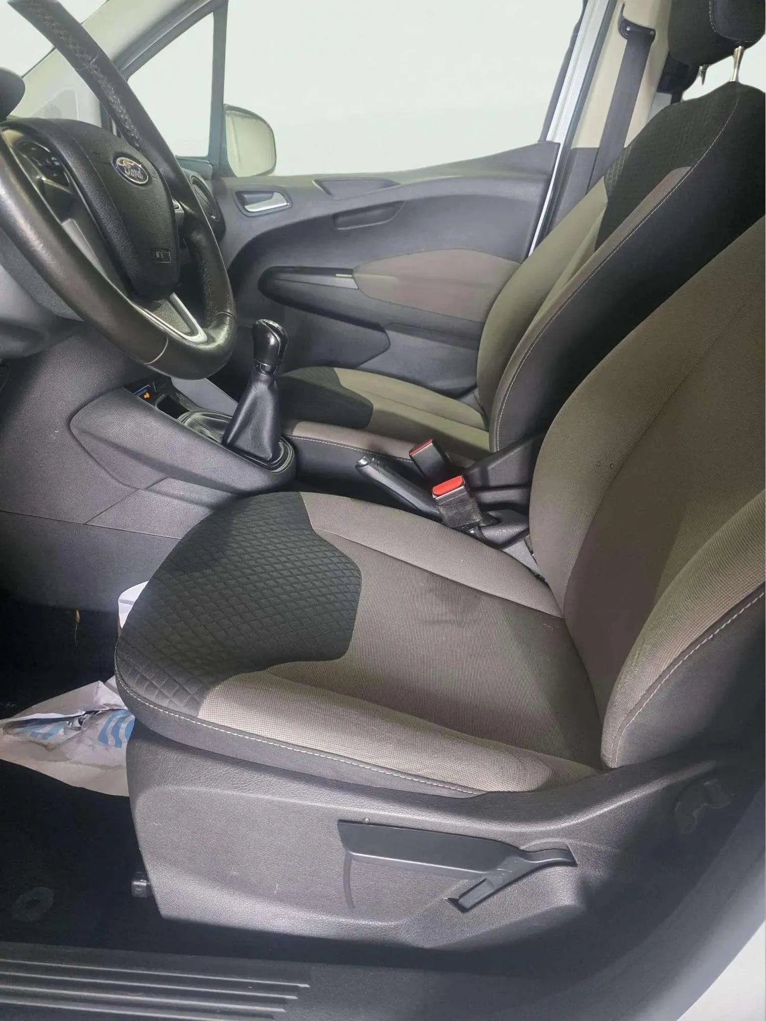 Ford Tourneo Courier 1.5 TDCi Trend - foto 19