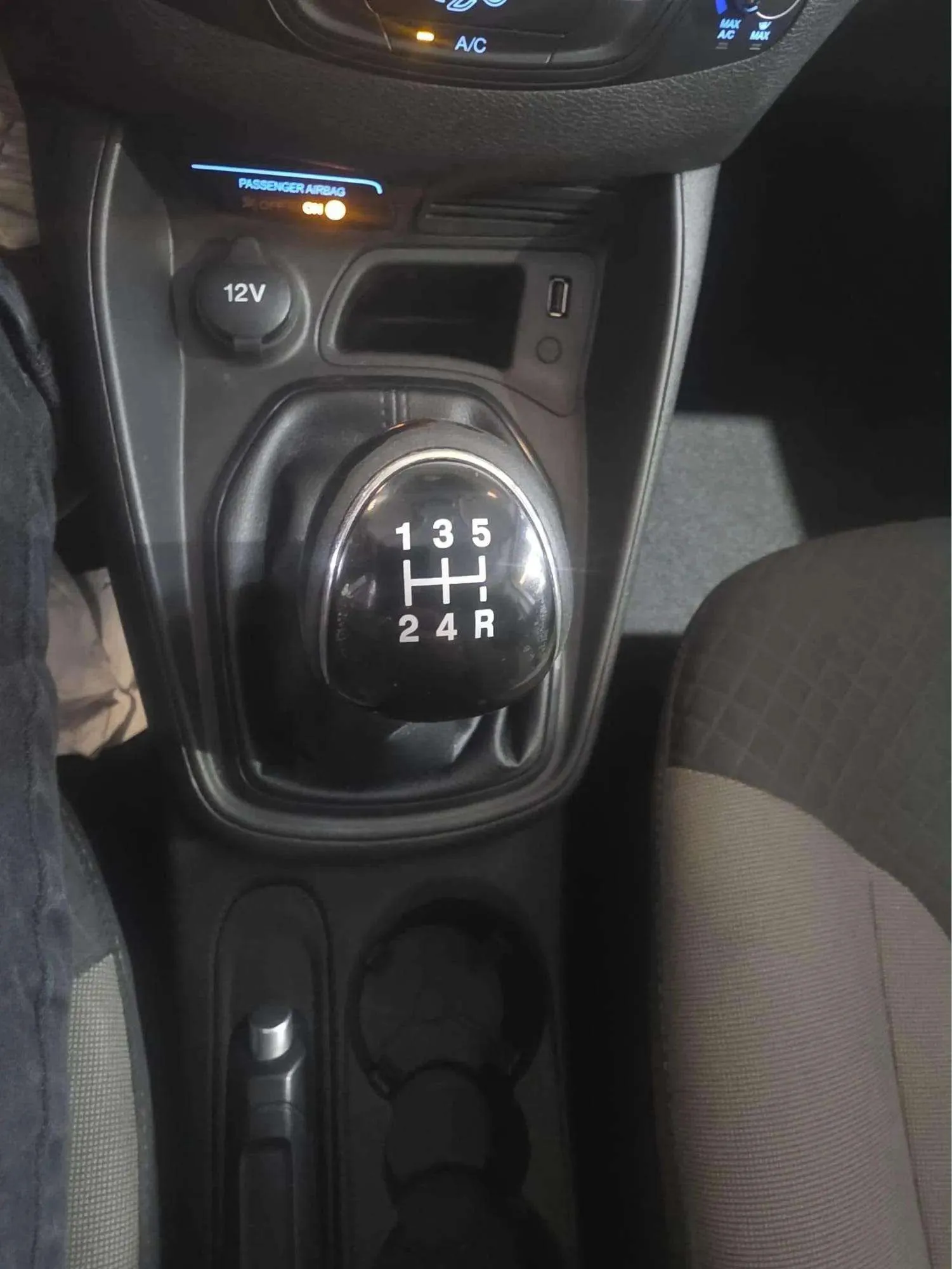 Ford Tourneo Courier 1.5 TDCi Trend - foto 17
