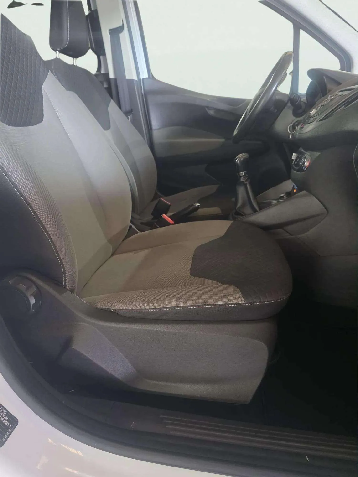 Ford Tourneo Courier 1.5 TDCi Trend - foto 11