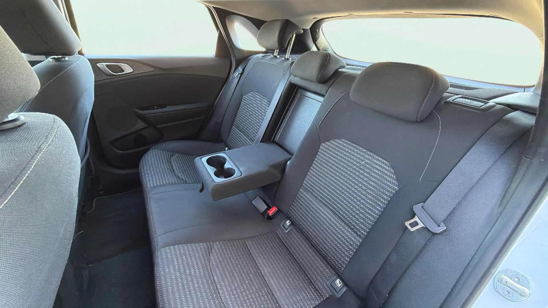 Kia Ceed 1.6 MHEV iMT Drive - foto 20