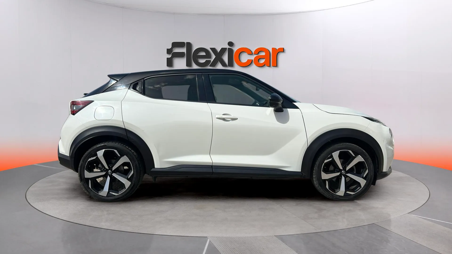 Nissan Juke DIG-T Tekna - foto 2