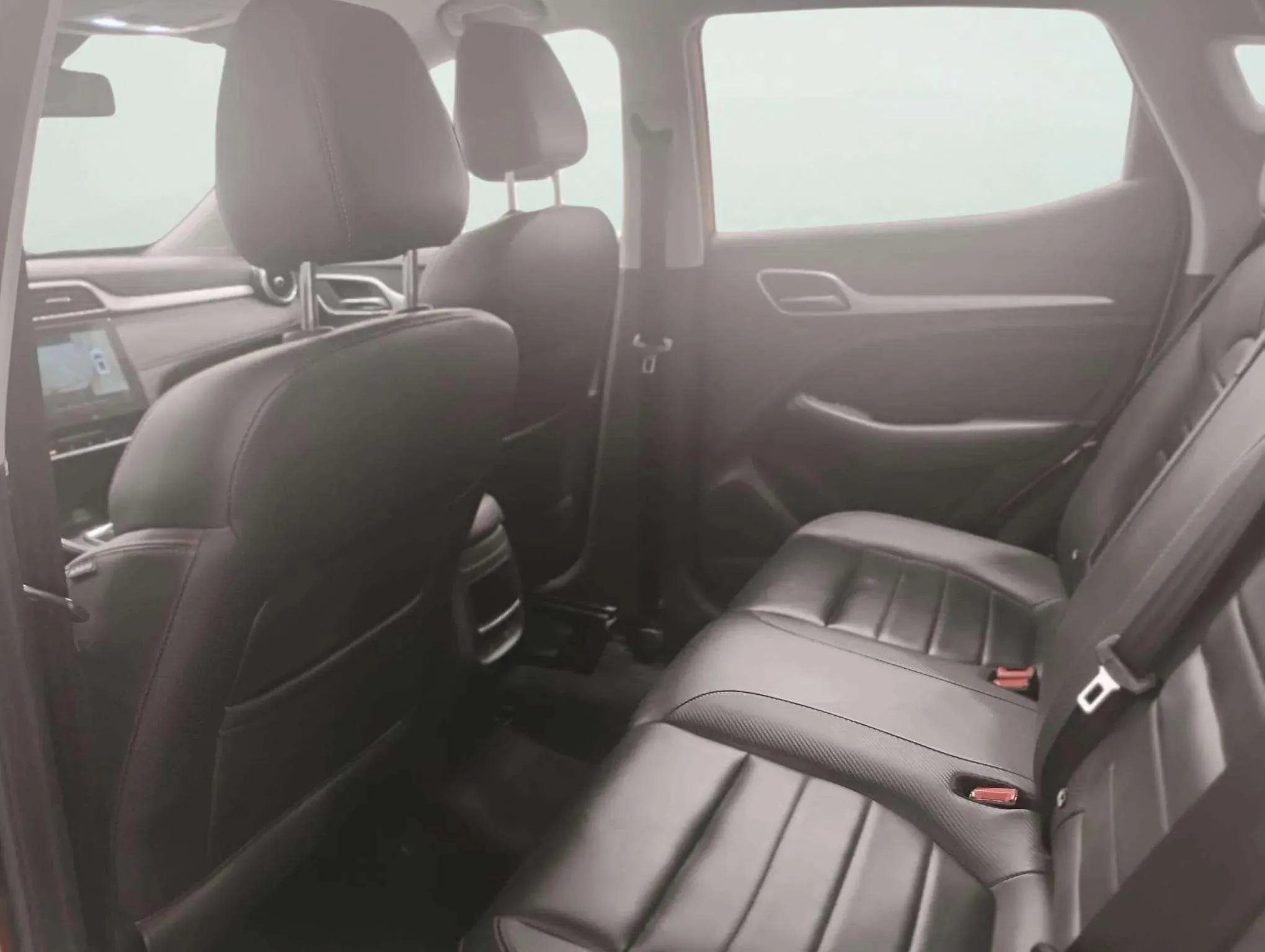 MG ZS 1.0T Luxury - foto 13