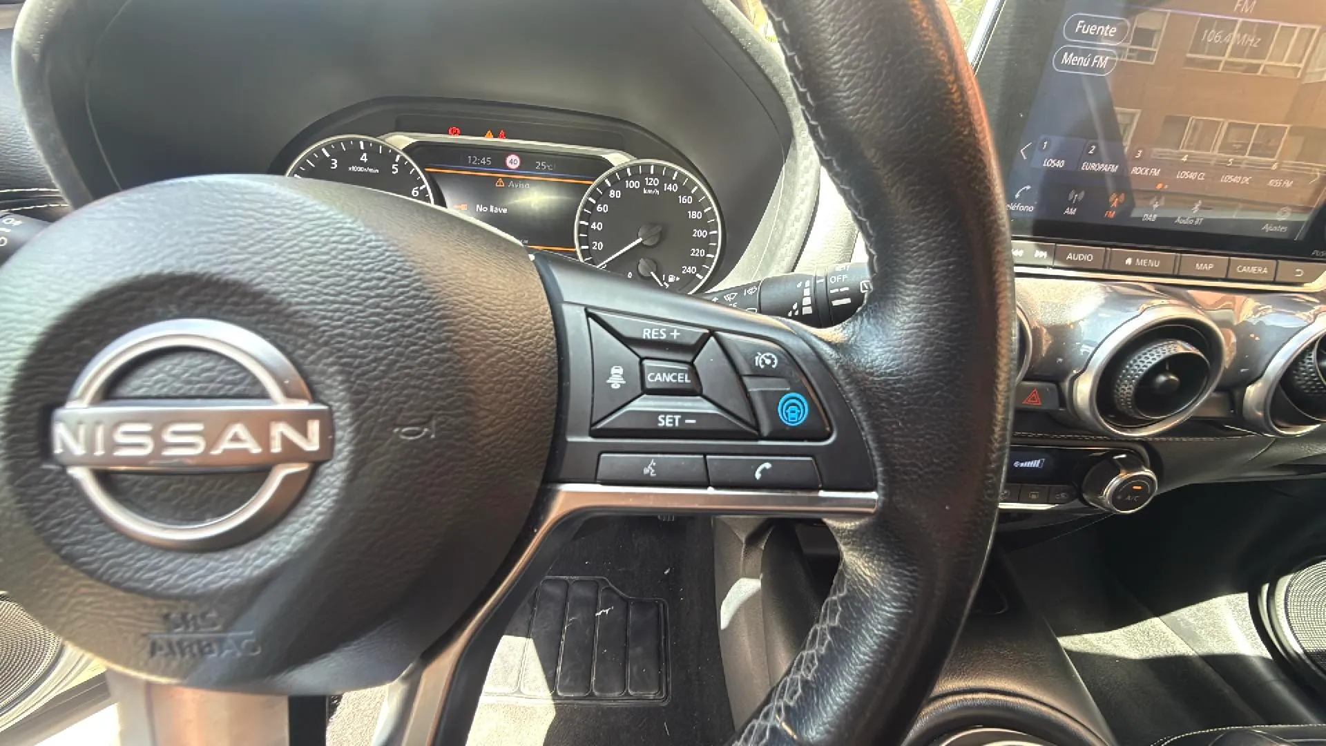 Nissan Juke DIG-T Tekna - foto 19