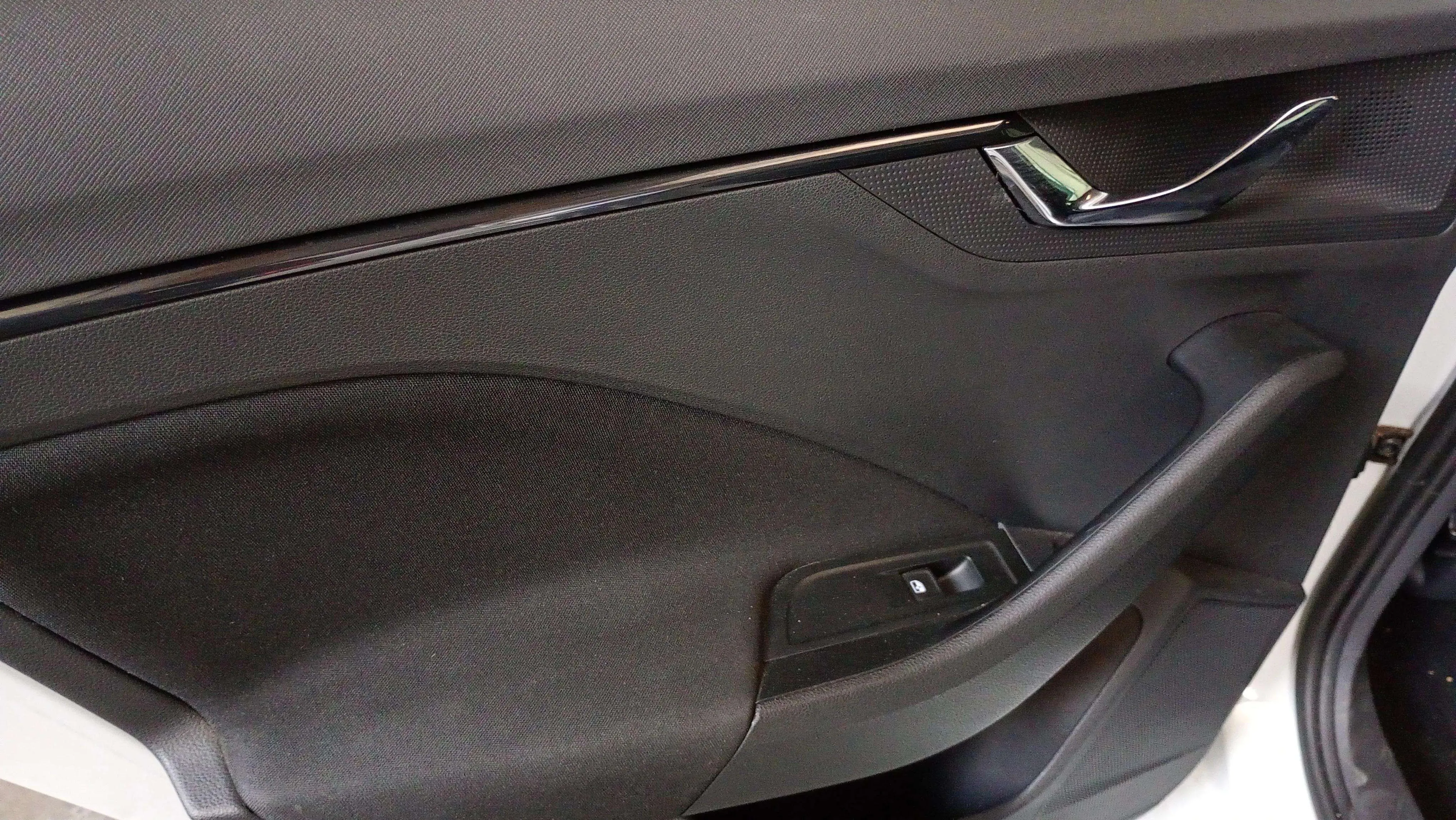 Škoda Kamiq 1.0 TSI Ambition - foto 15