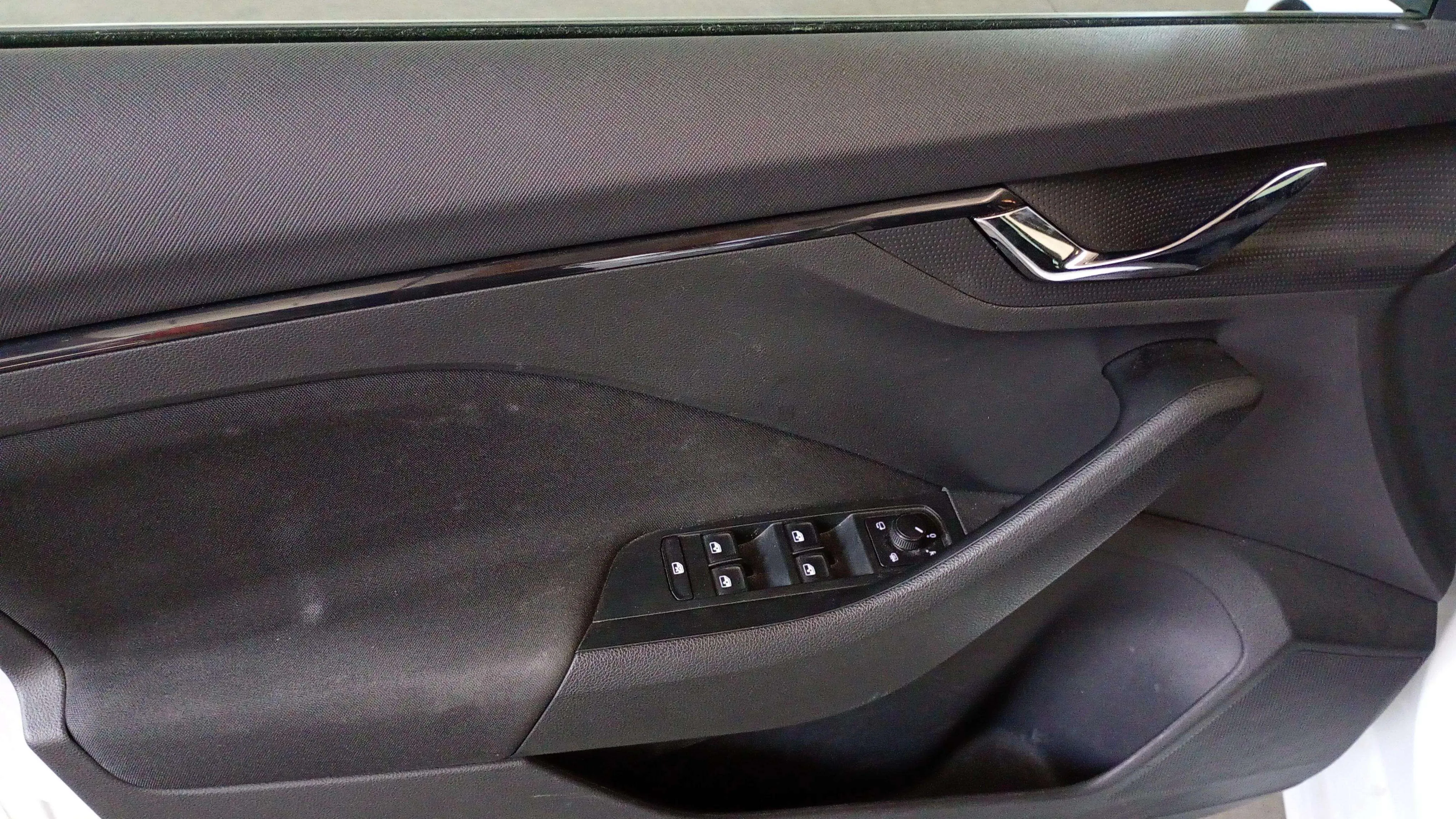 Škoda Kamiq 1.0 TSI Ambition - foto 16
