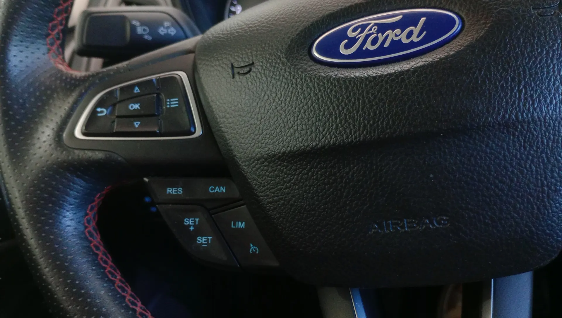 Ford EcoSport 1.0T EcoBoost ST Line - foto 16