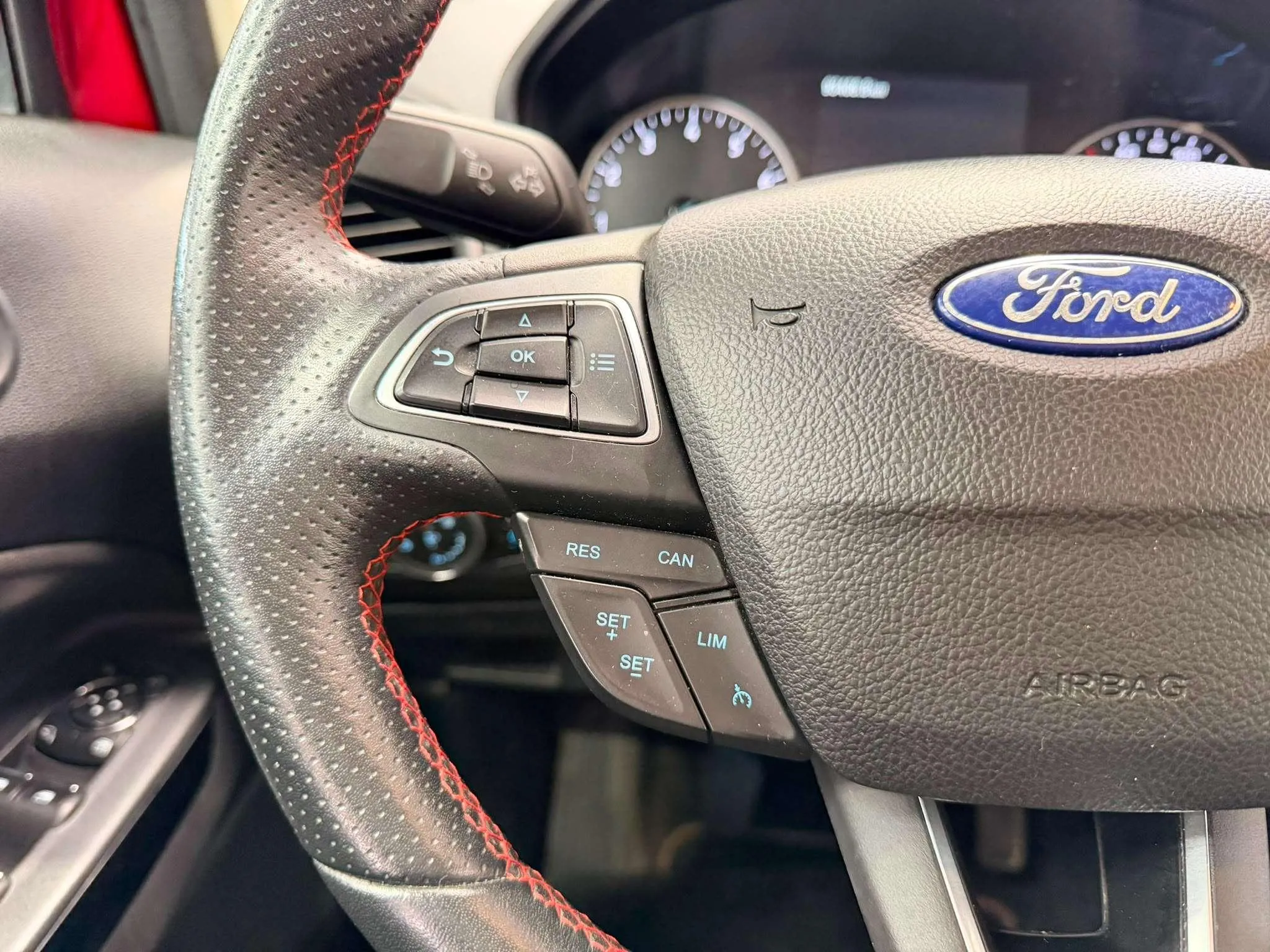 Ford EcoSport 1.0T EcoBoost ST Line - foto 12