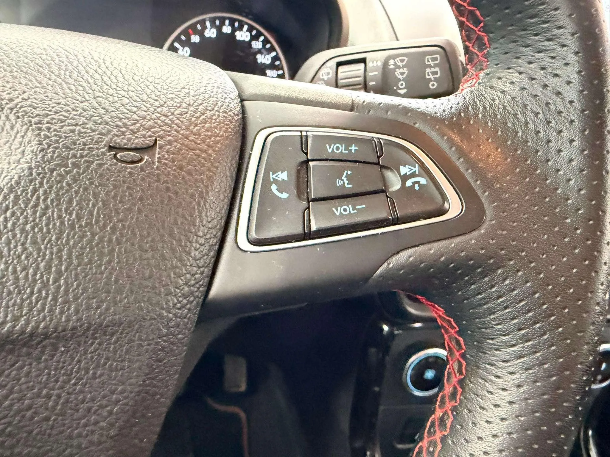 Ford EcoSport 1.0T EcoBoost ST Line - foto 13