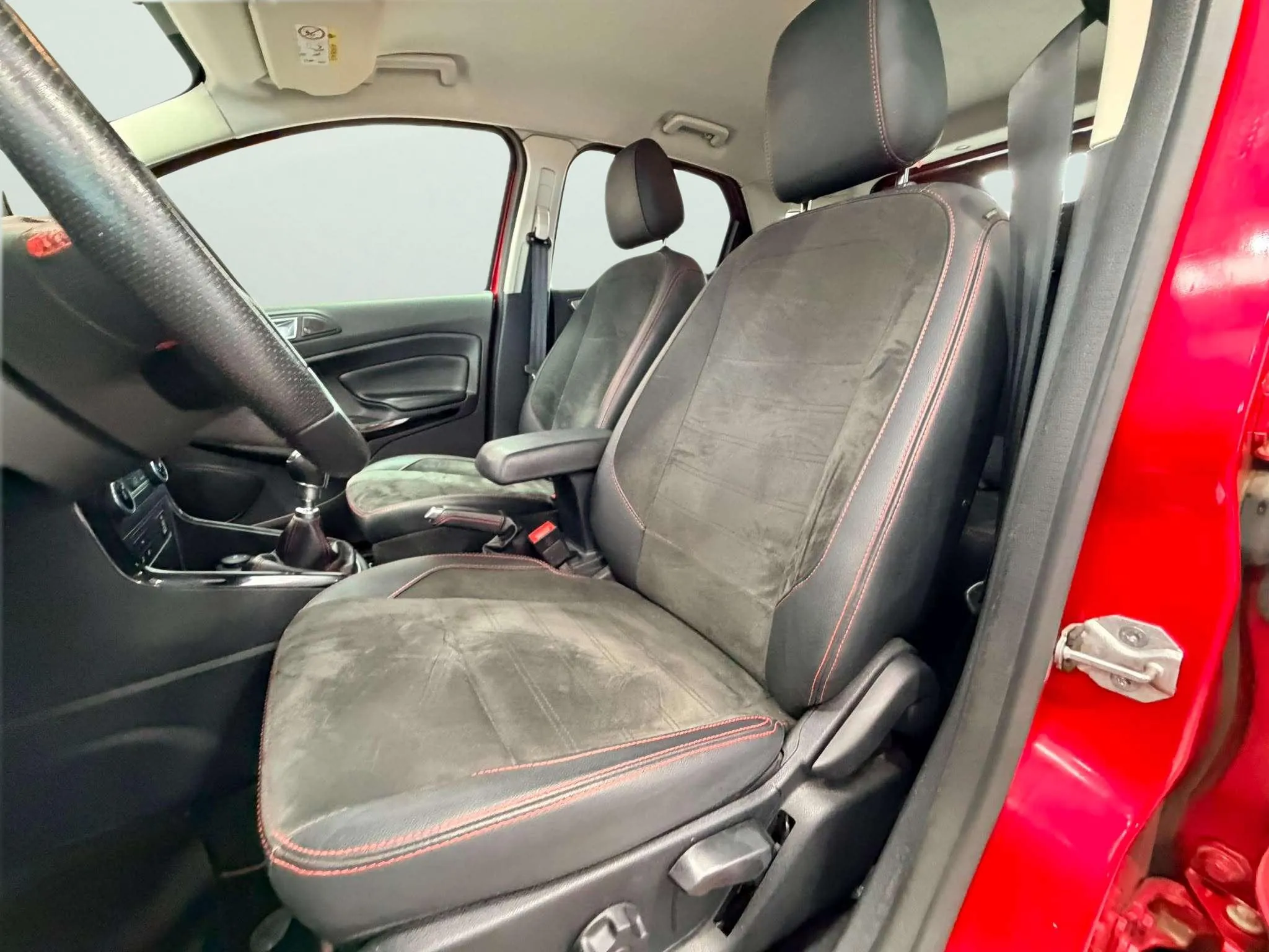 Ford EcoSport 1.0T EcoBoost ST Line - foto 10