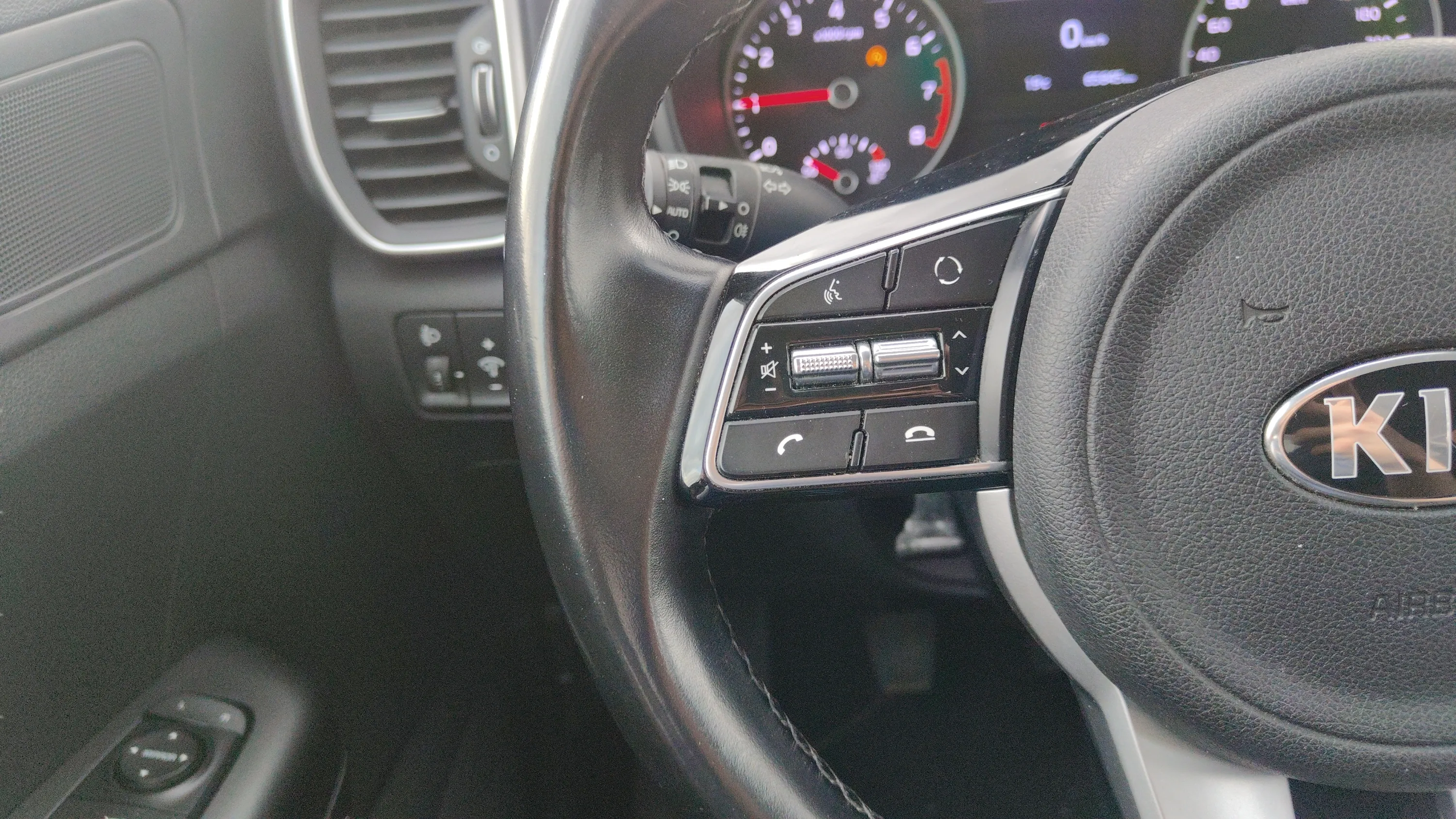 Kia Sportage 1.6 GDi Business 4x2 - foto 16