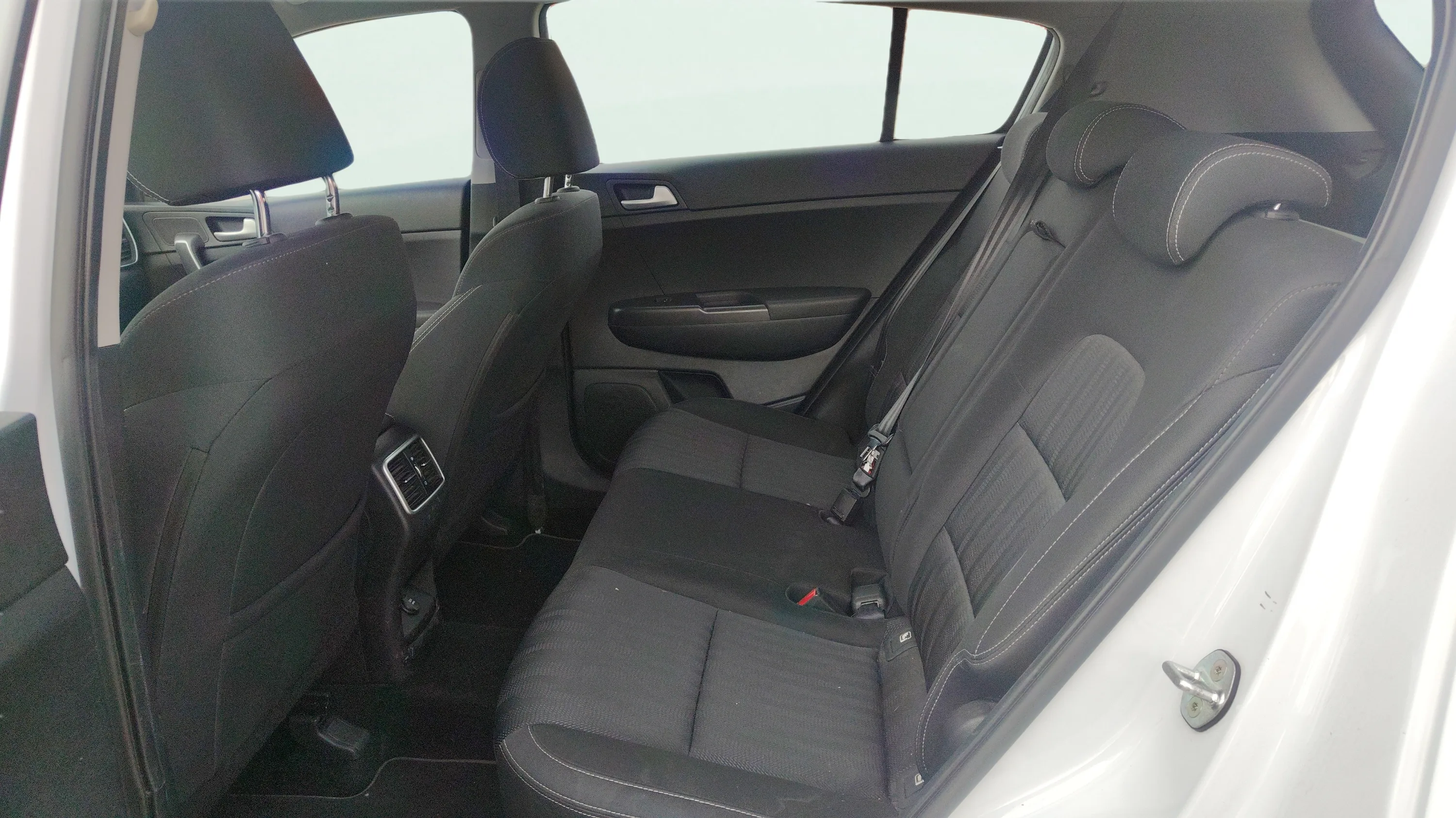 Kia Sportage 1.6 GDi Business 4x2 - foto 14