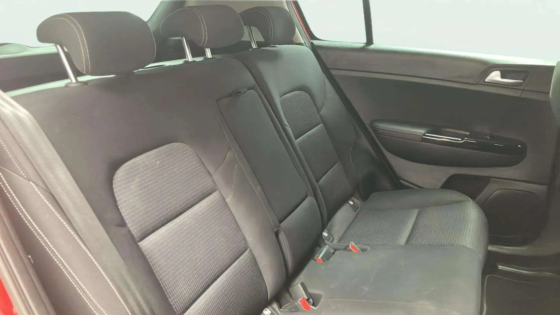 Kia Sportage 1.6 GDi Black Edition 4x2 - foto 13