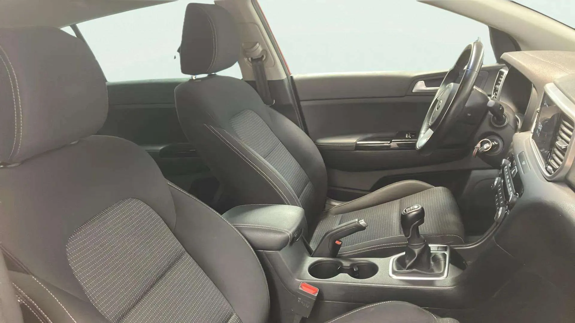 Kia Sportage 1.6 GDi Black Edition 4x2 - foto 14