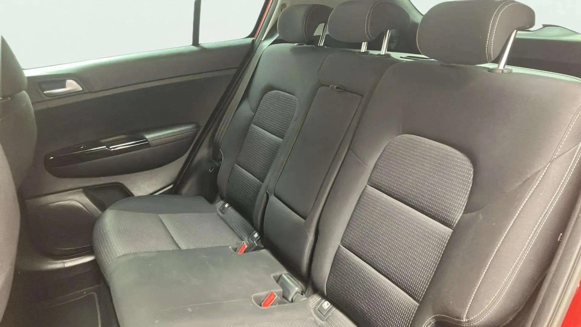 Kia Sportage 1.6 GDi Black Edition 4x2 - foto 10