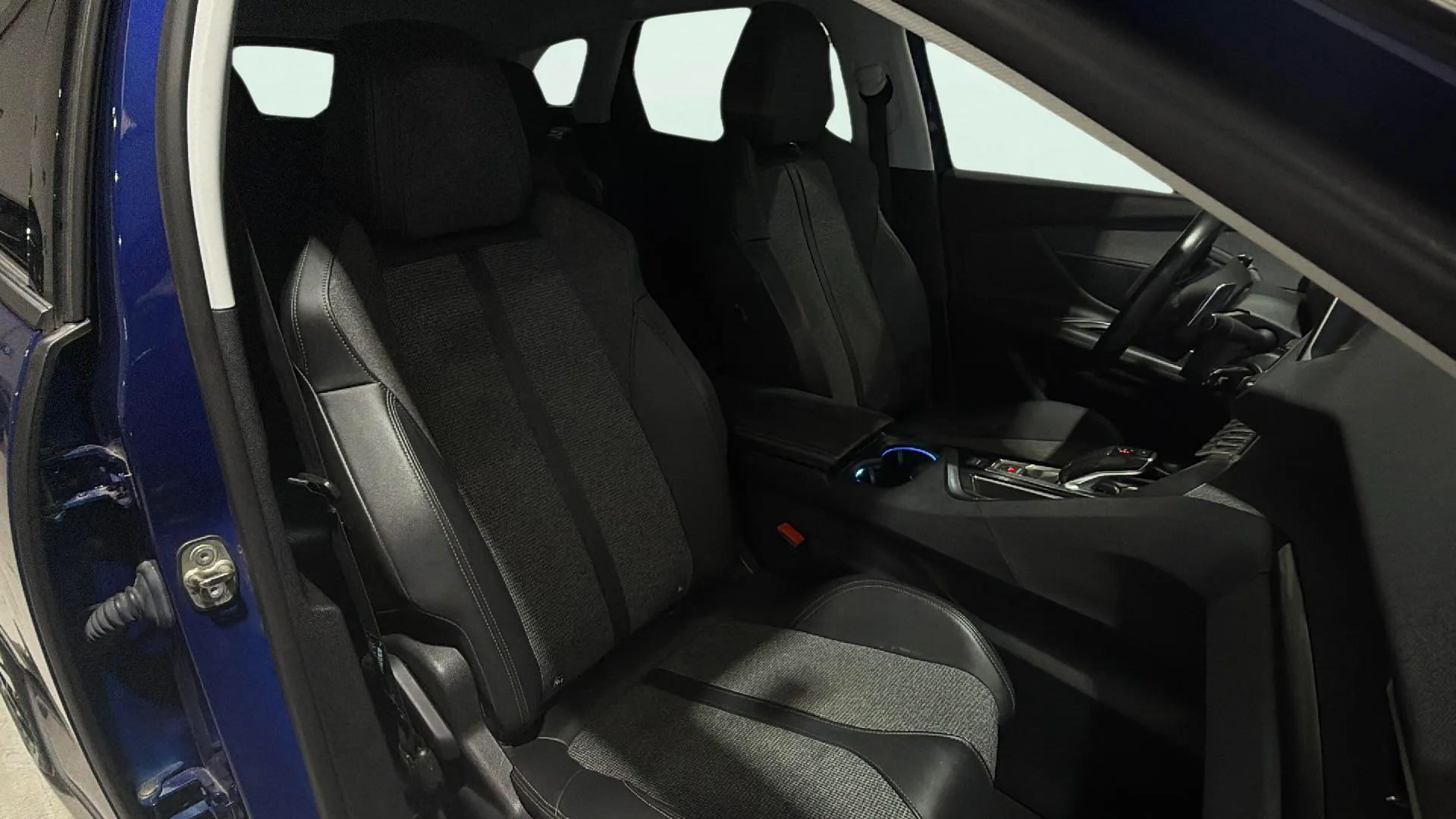 Peugeot 3008 1.5 BlueHDi Allure EAT8 - foto 15