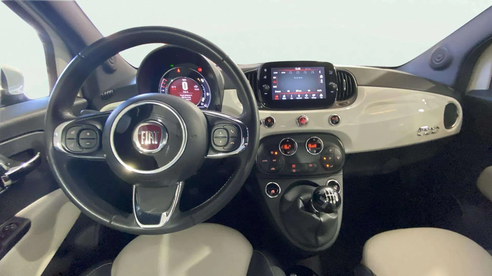 Fiat 500 Club 1.0 Hybrid - foto 10