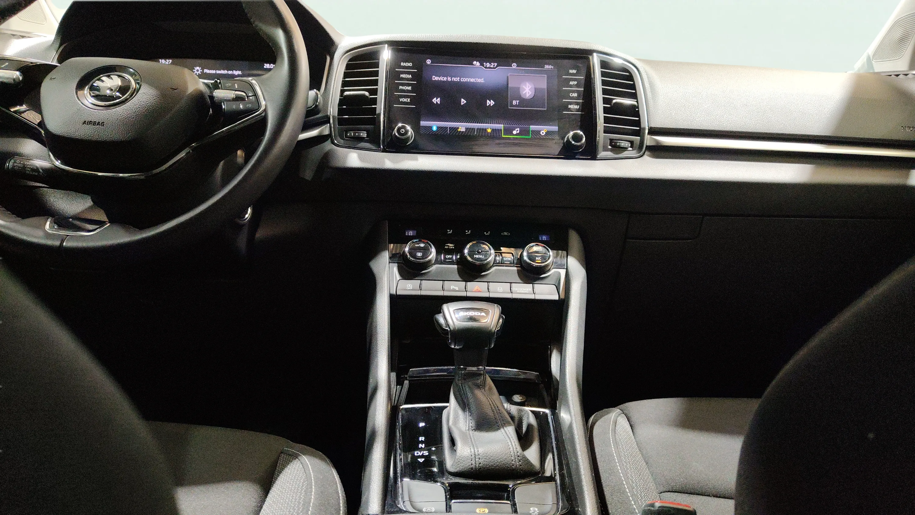 Škoda Karoq 1.5 TSI DSG ACT Design - foto 9