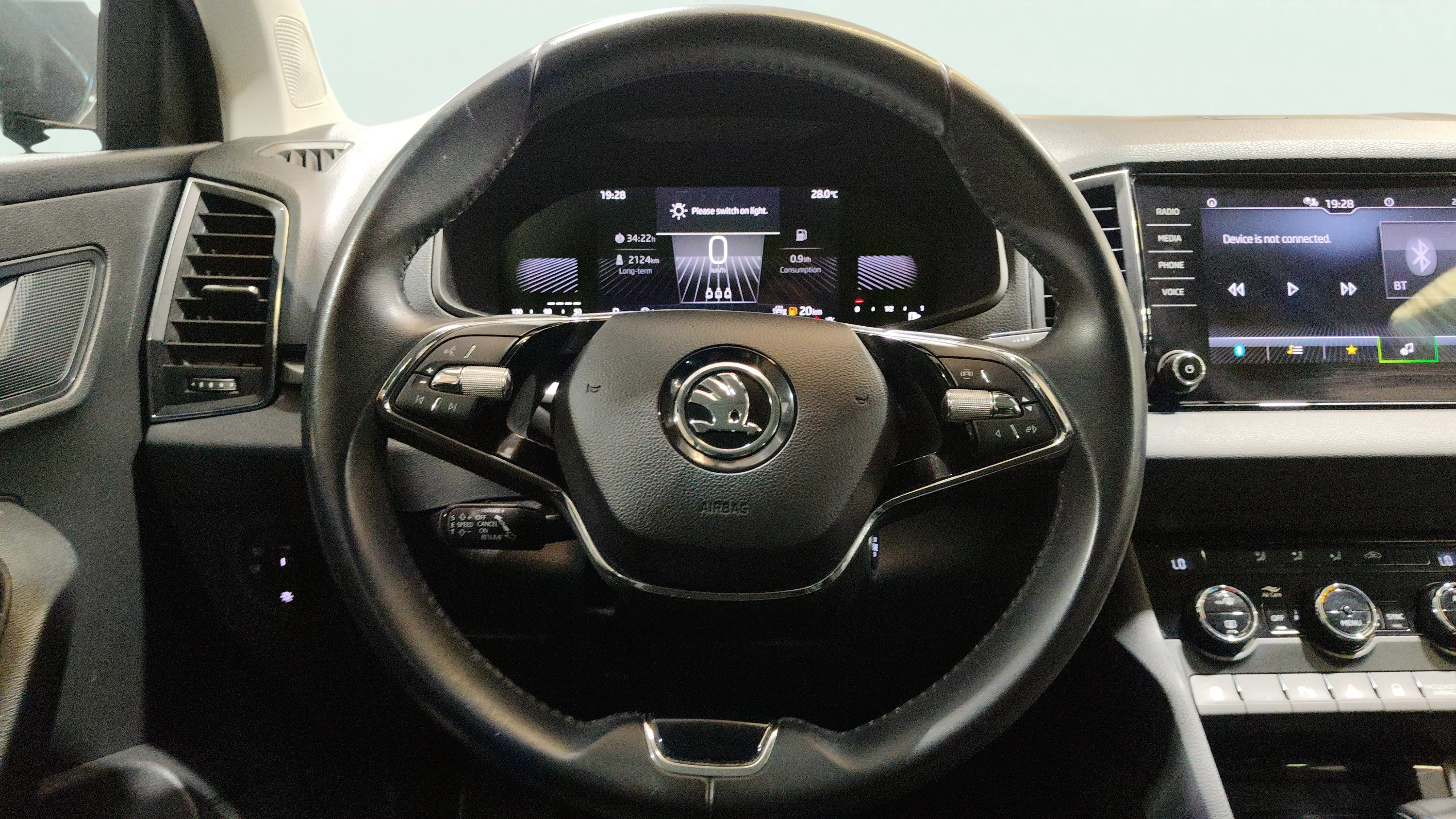 Škoda Karoq 1.5 TSI DSG ACT Design - foto 10