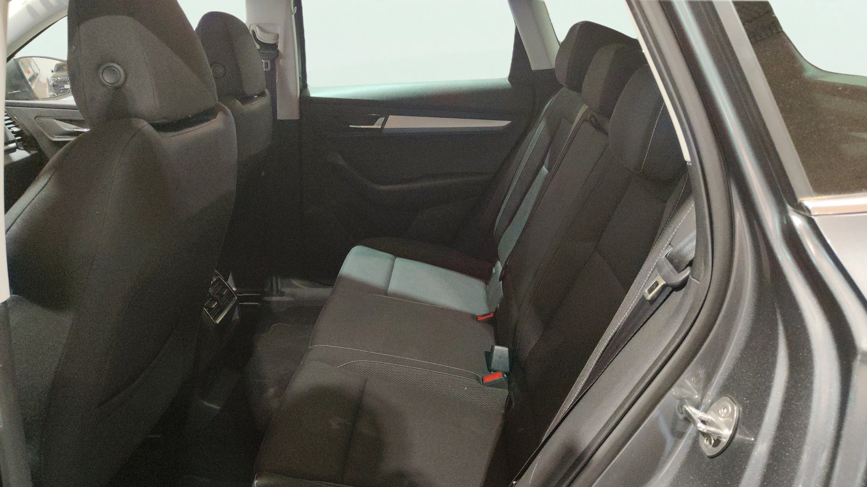 Škoda Karoq 1.5 TSI DSG ACT Design - foto 13