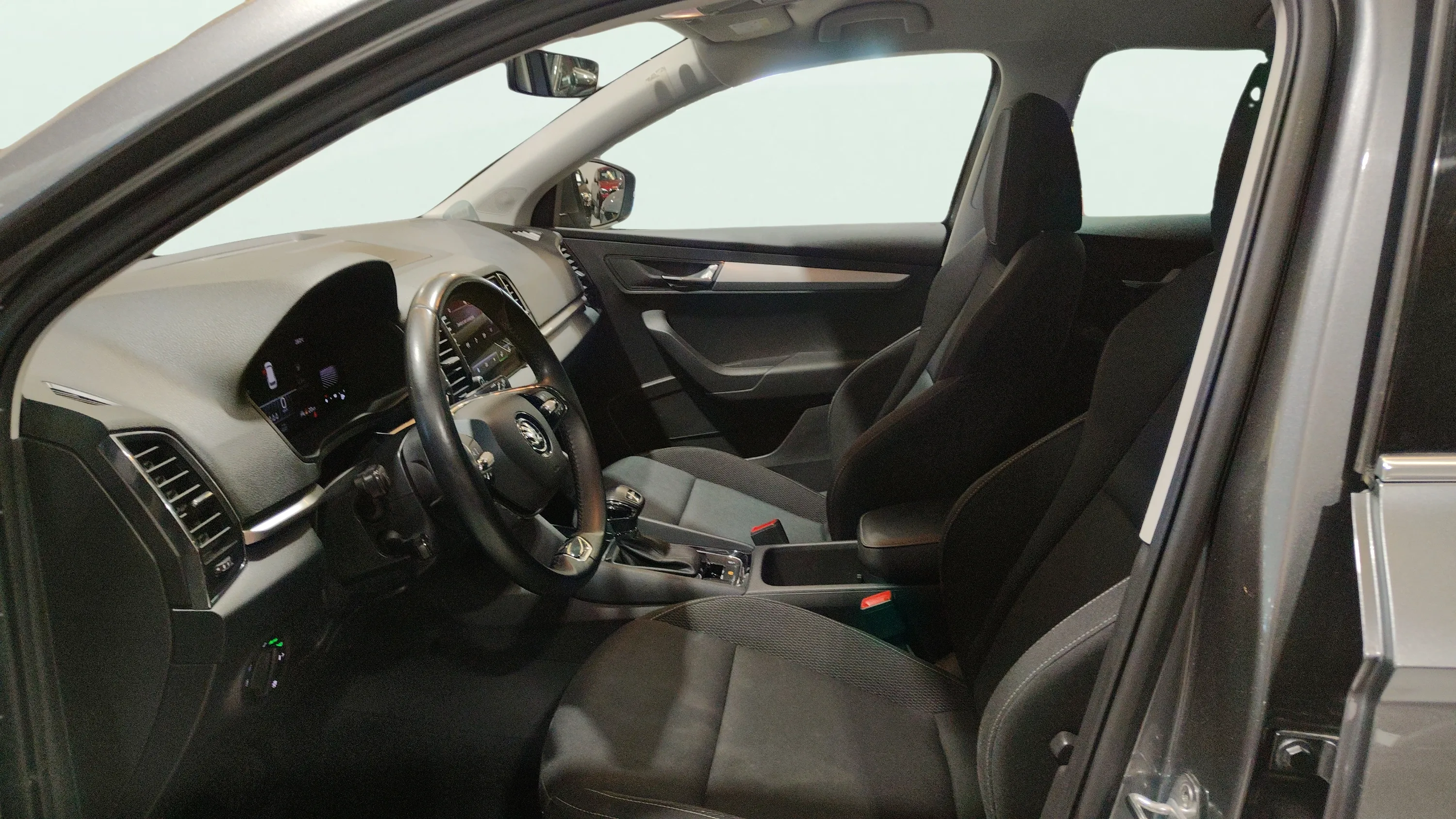 Škoda Karoq 1.5 TSI DSG ACT Design - foto 12