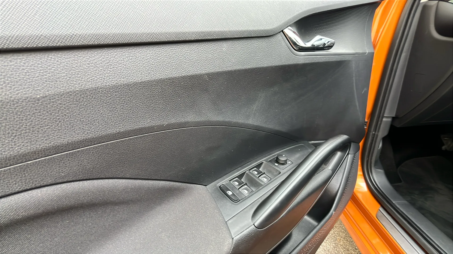 Škoda Fabia 1.0 TSI DSG Selection - foto 15