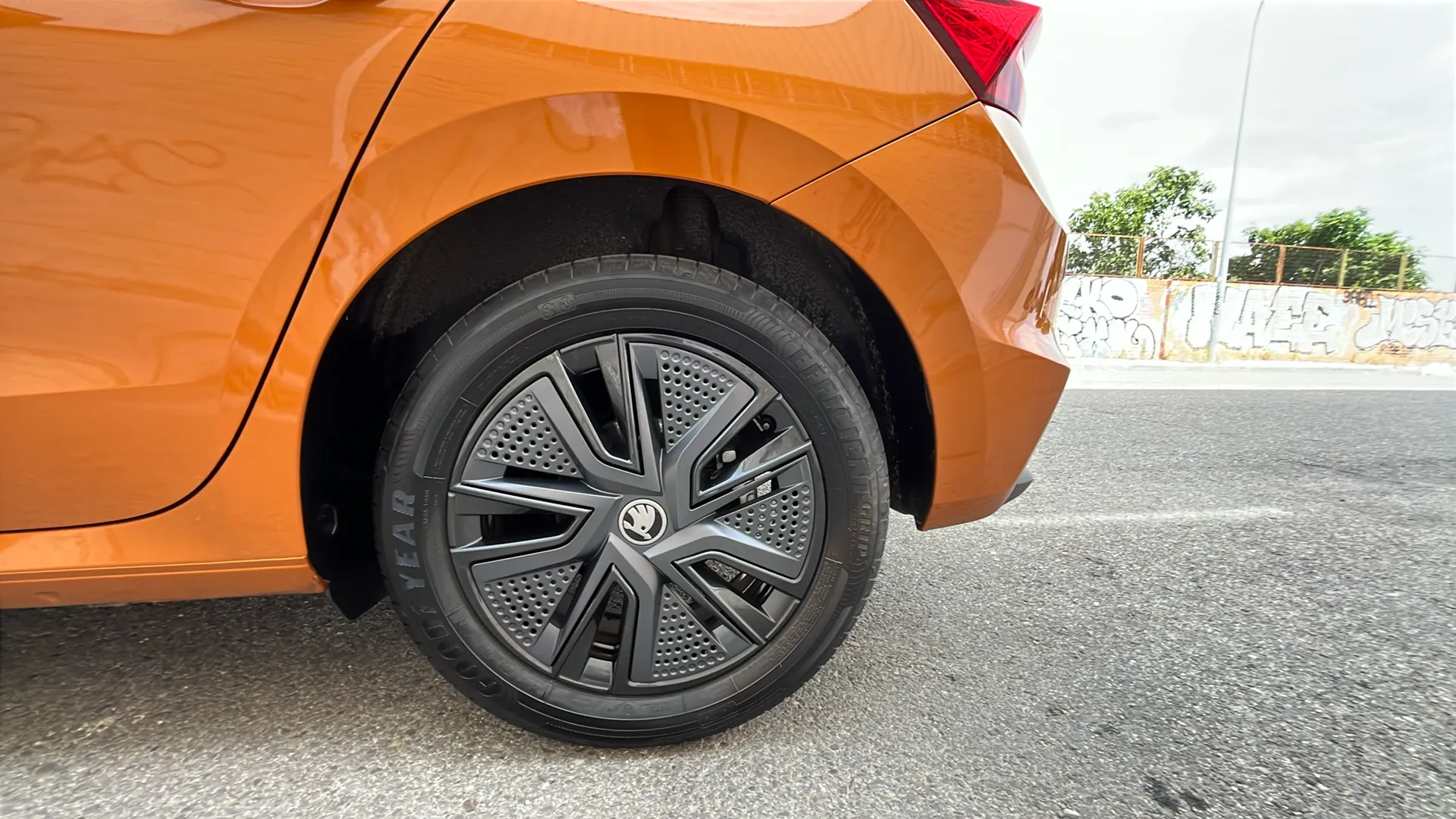 Škoda Fabia 1.0 TSI DSG Selection - foto 14