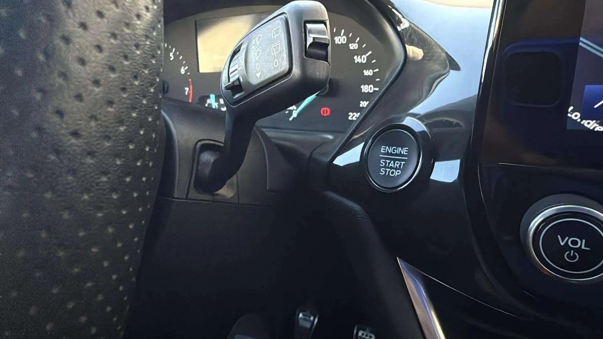 Ford Fiesta 1.0 EcoB. MHEV ST-Line - foto 10