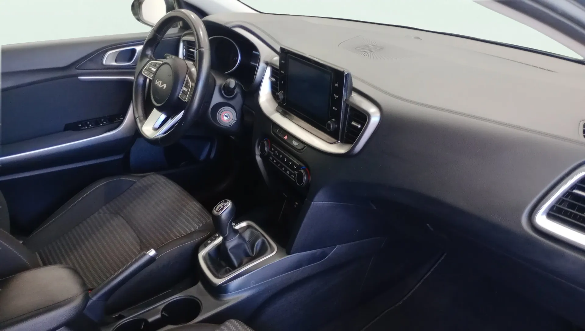Kia Ceed 1.6 MHEV iMT Drive - foto 8