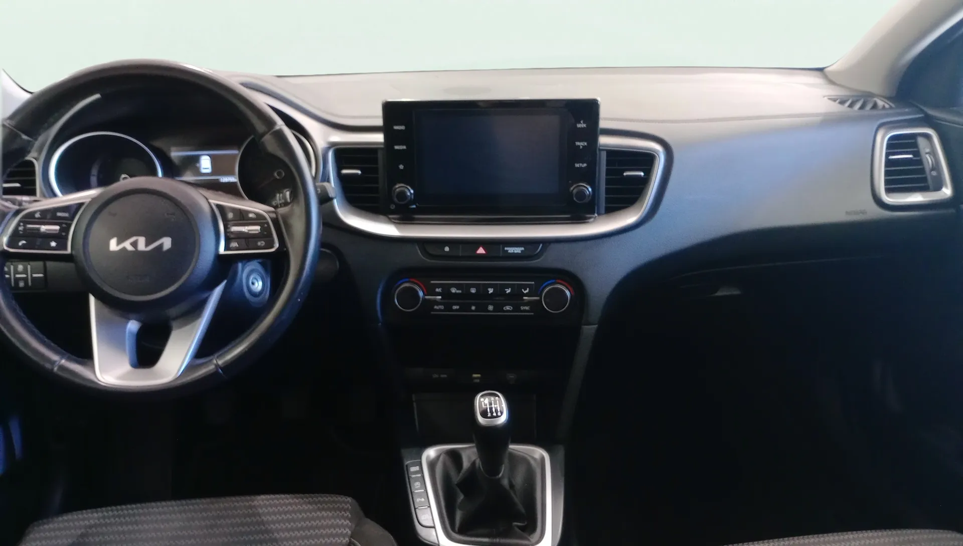 Kia Ceed 1.6 MHEV iMT Drive - foto 11