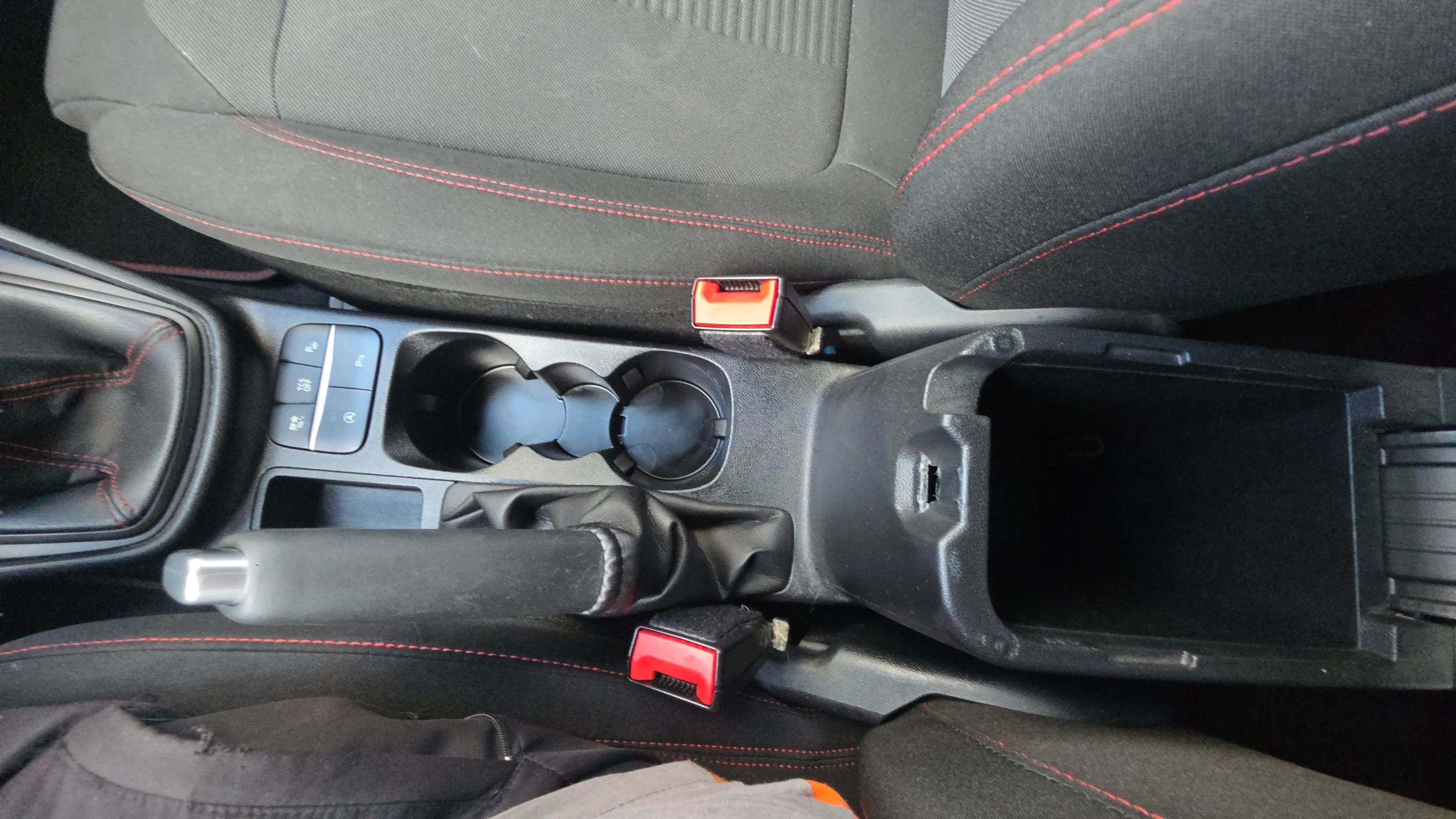 Ford Fiesta 1.0 EcoBoost MHEV ST-Line X - foto 25