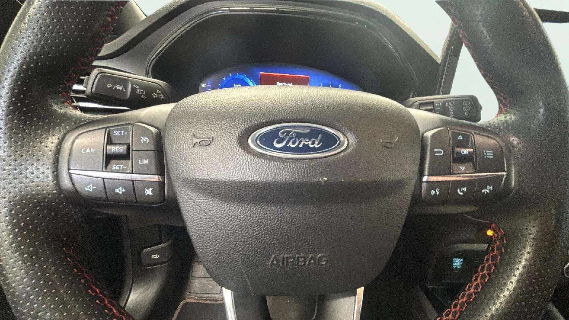 Ford Focus 1.0 EcoBoost MHEV ST-Line - foto 20