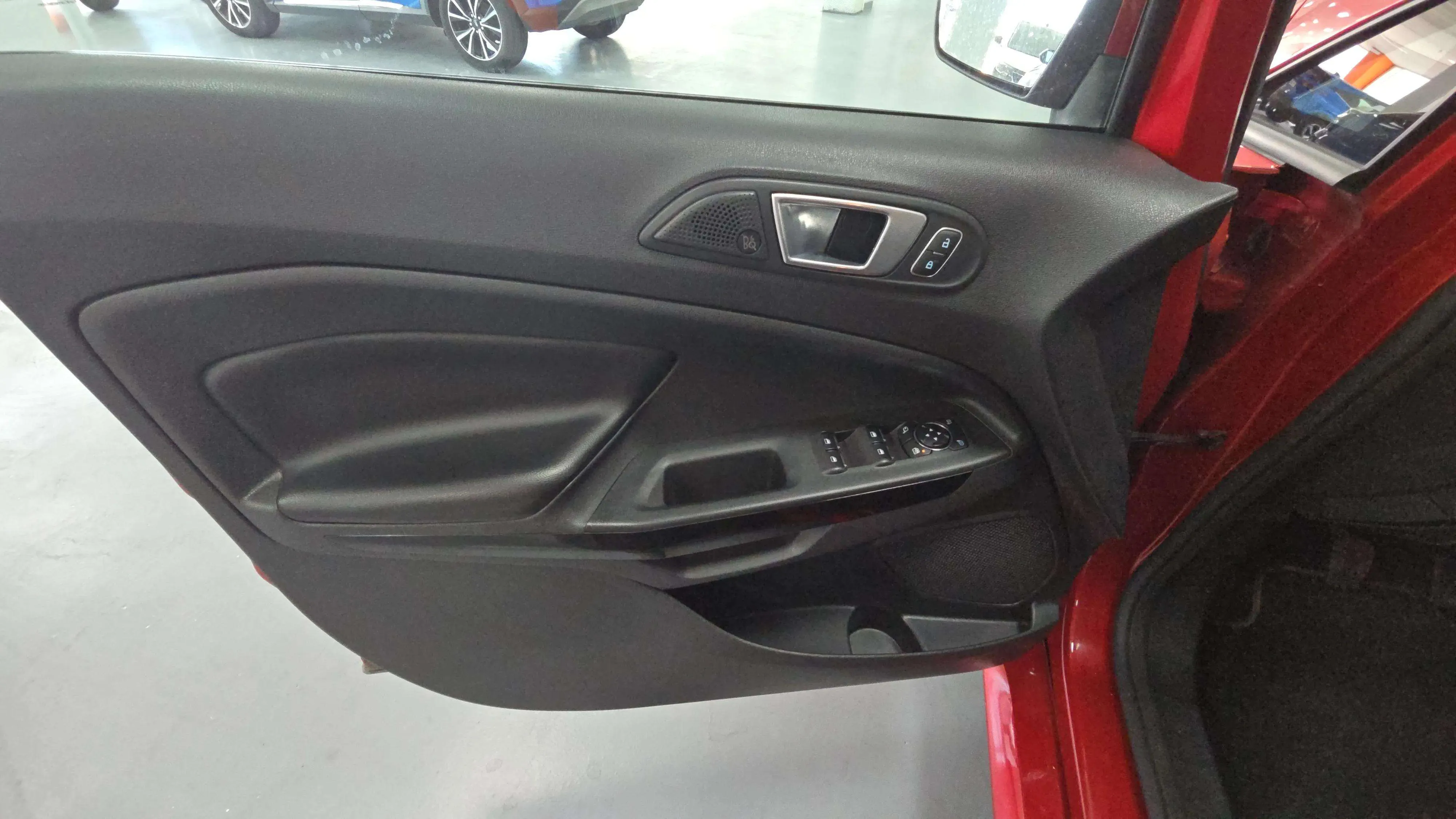 Ford EcoSport 1.0T EcoBoost ST Line - foto 26