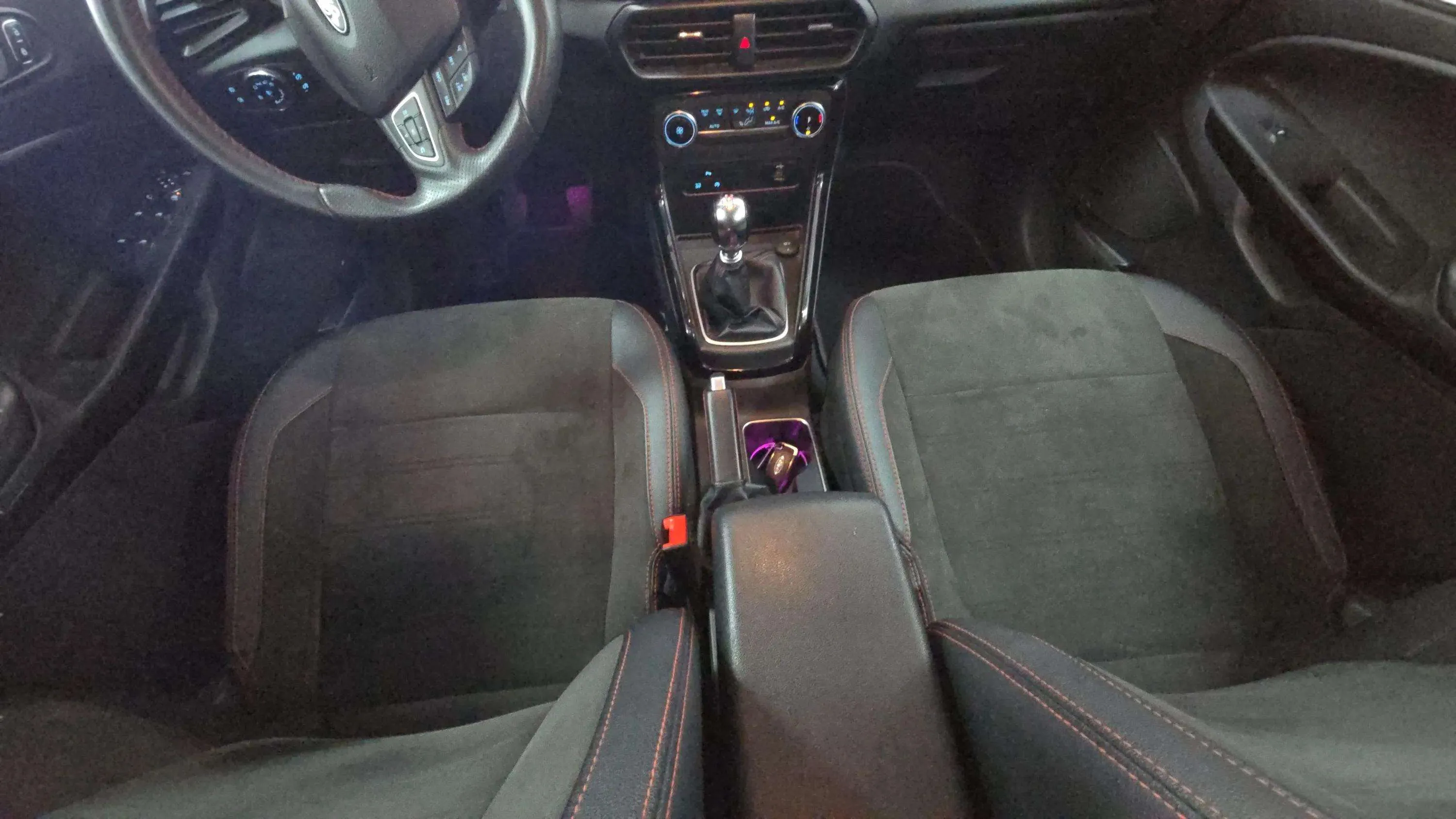 Ford EcoSport 1.0T EcoBoost ST Line - foto 24