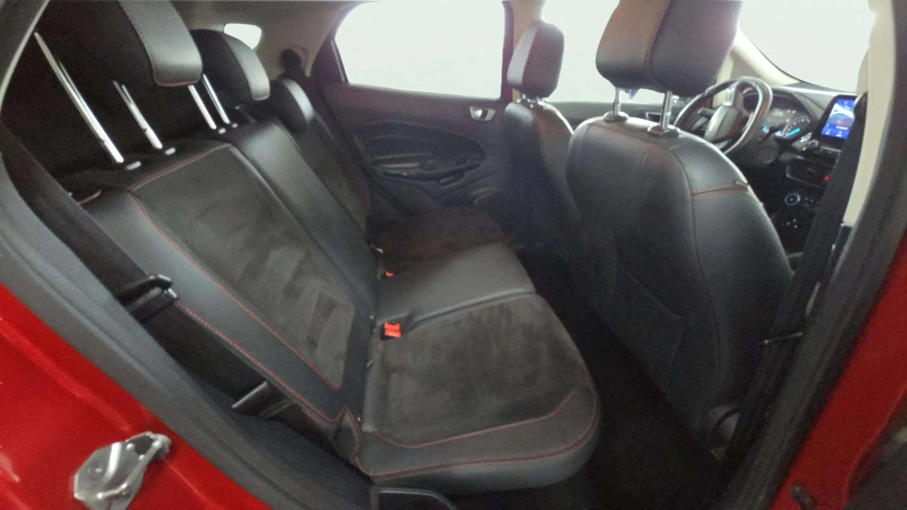 Ford EcoSport 1.0T EcoBoost ST Line - foto 15