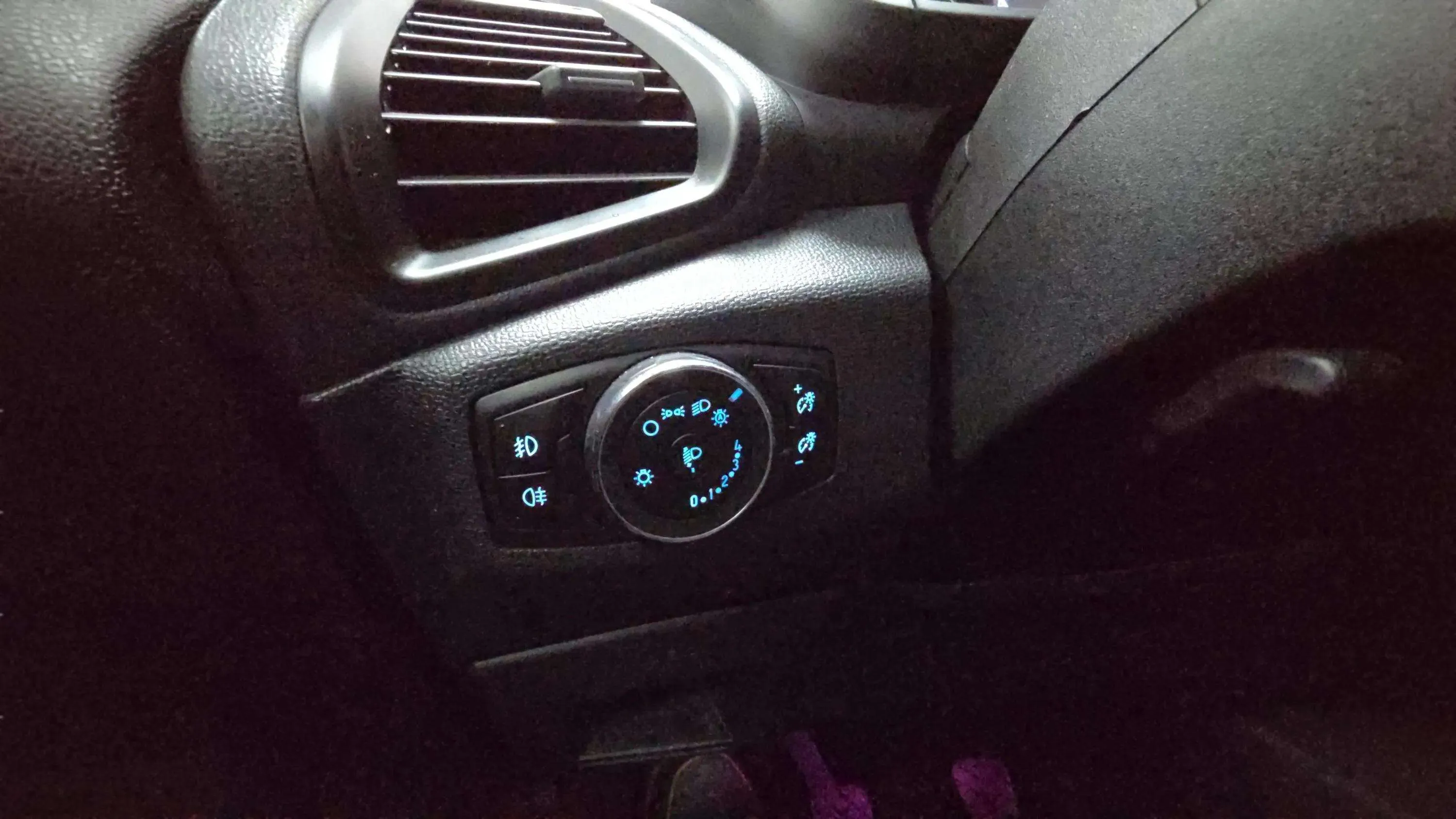Ford EcoSport 1.0T EcoBoost ST Line - foto 28
