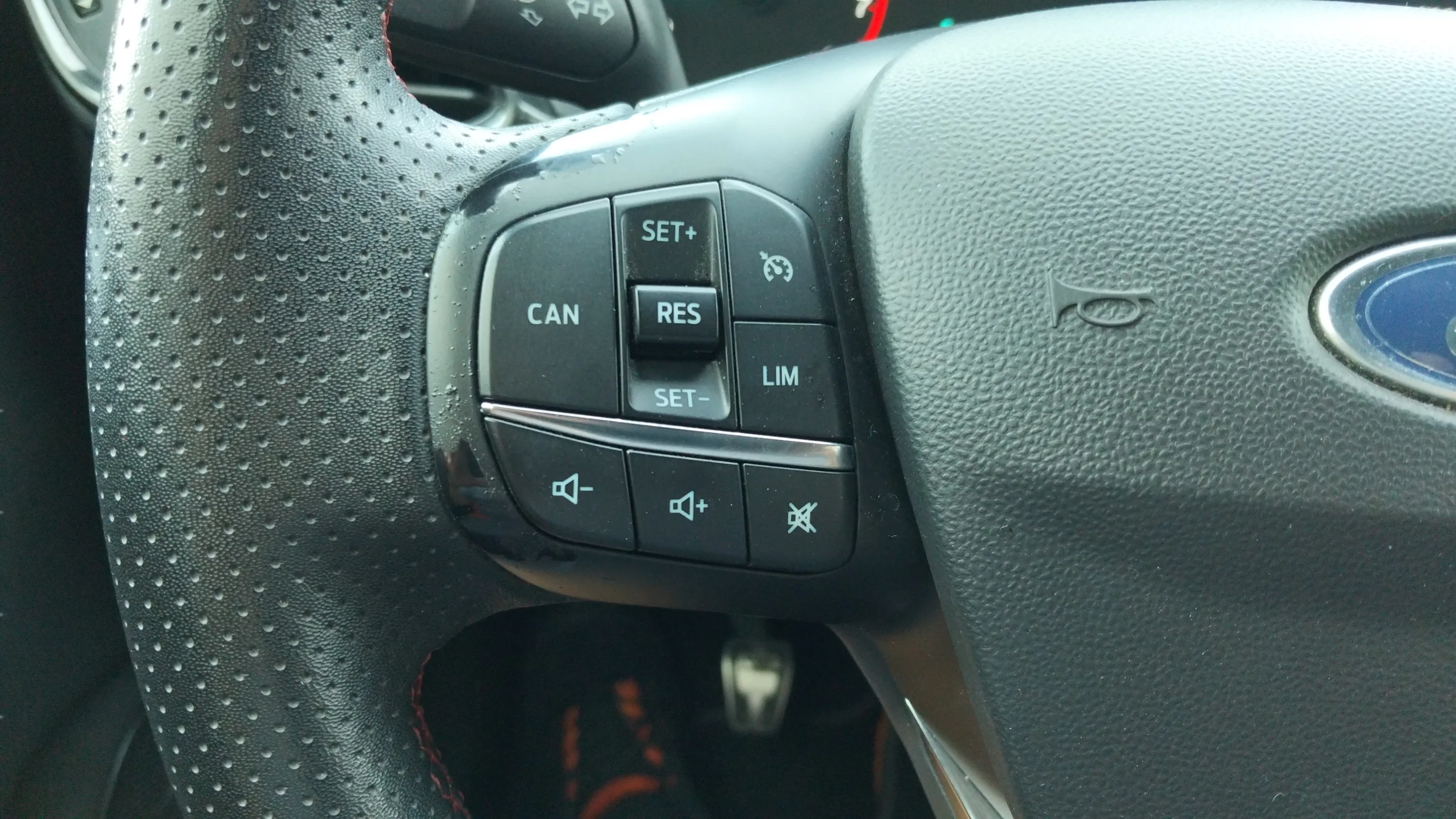 Ford Fiesta 1.0 EcoBoost MHEV ST-Line X - foto 21