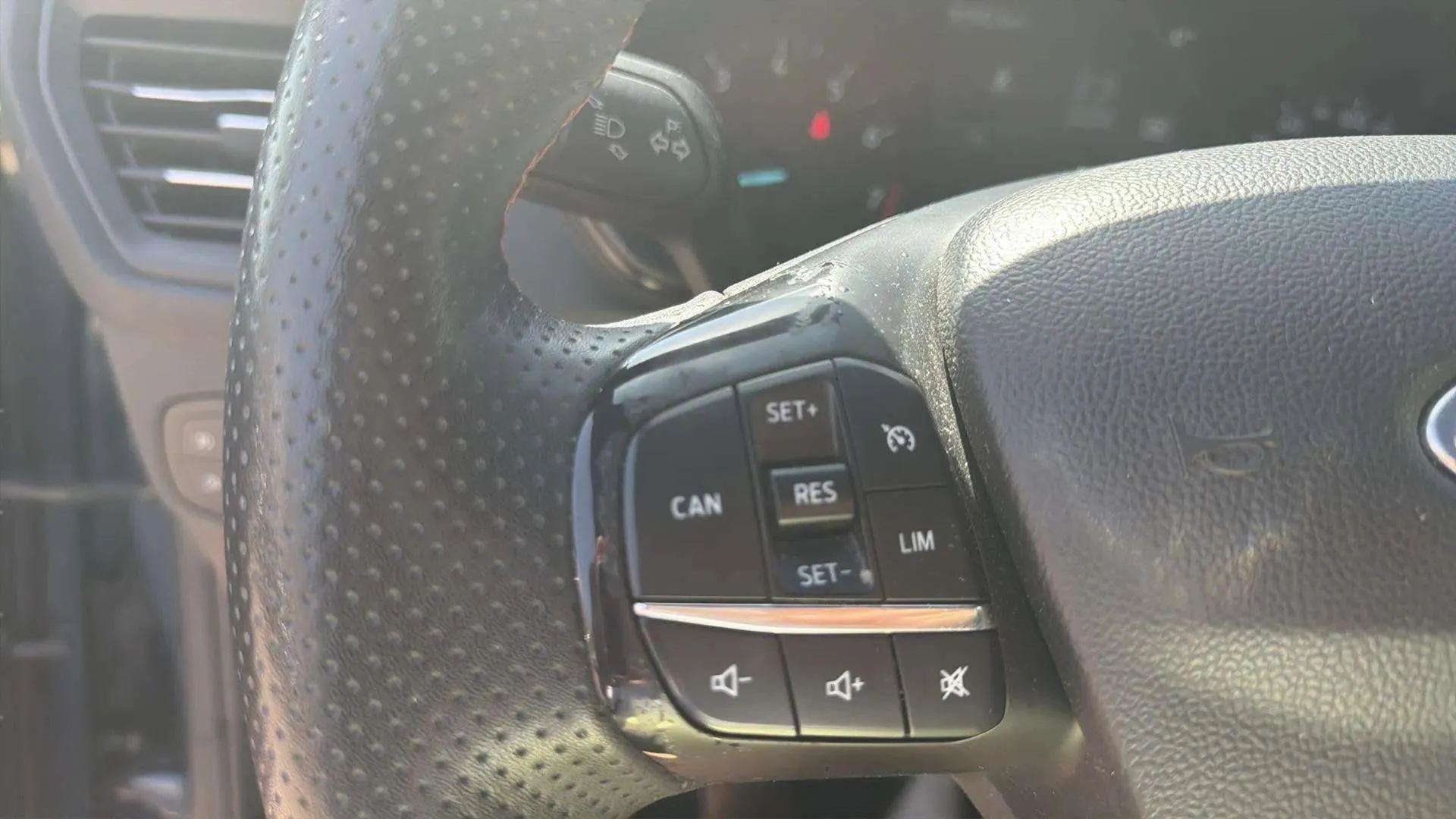 Ford Focus 1.0 EcoBoost MHEV ST-Line - foto 21