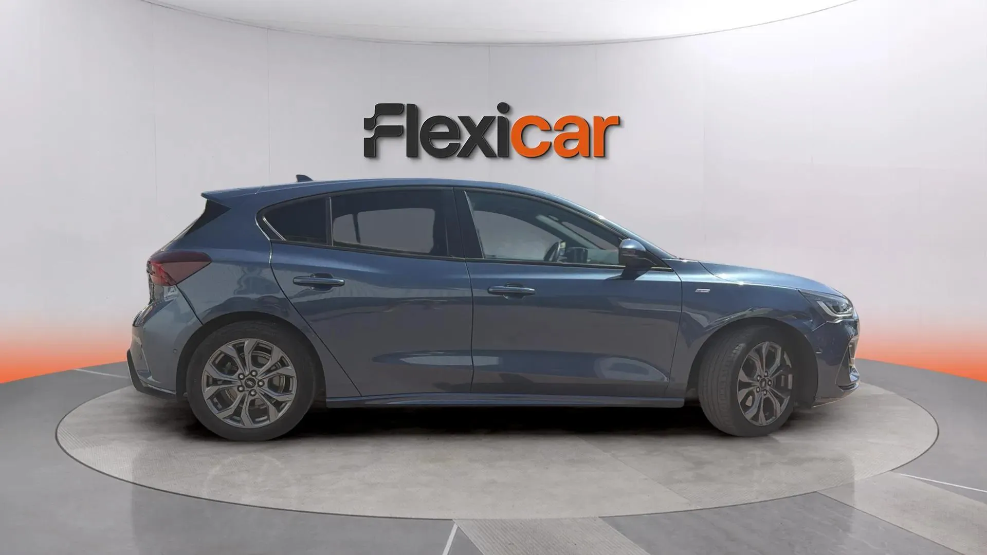 Ford Focus 1.0 EcoBoost MHEV ST-Line - foto 7