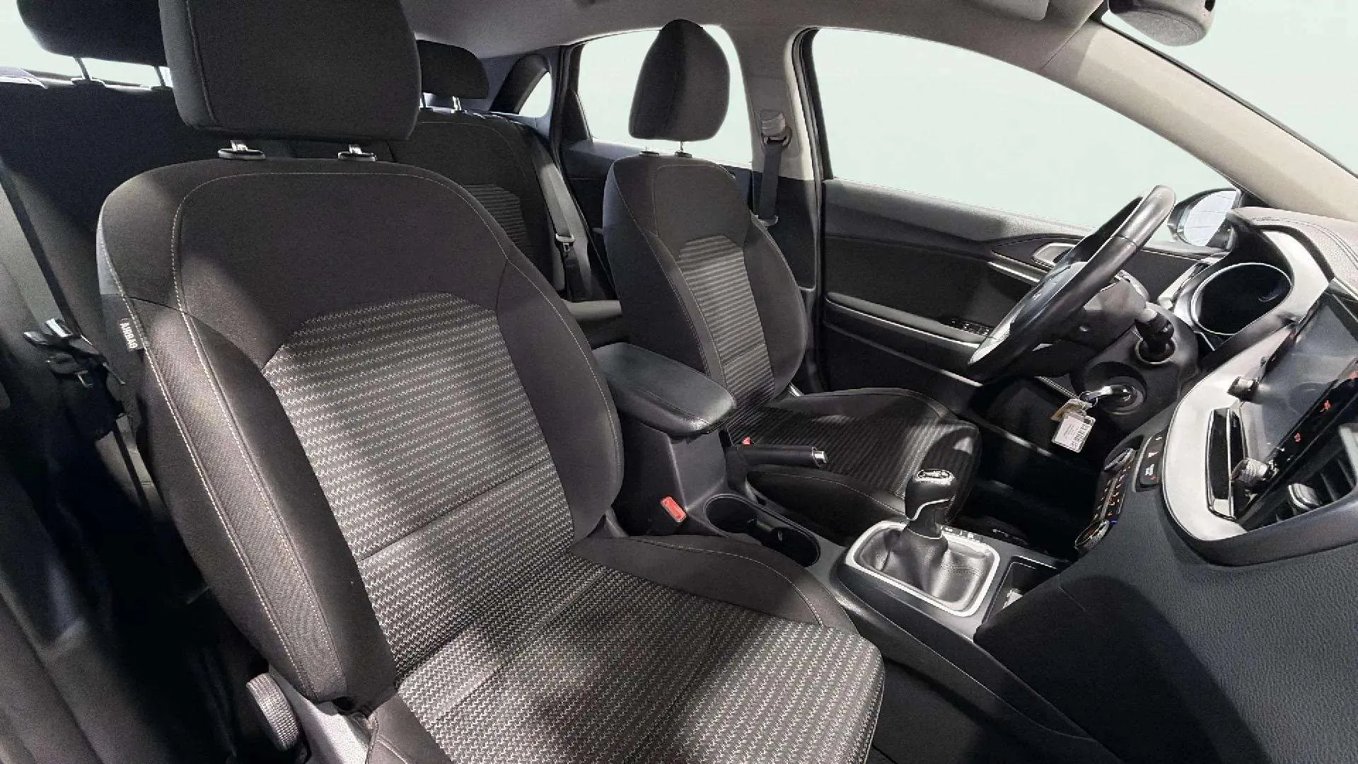 Kia Ceed 1.6 MHEV iMT Concept - foto 16