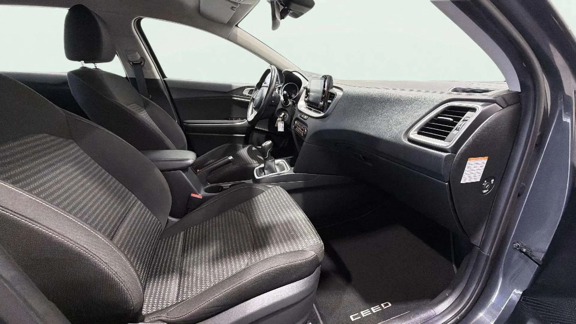Kia Ceed 1.6 MHEV iMT Concept - foto 17