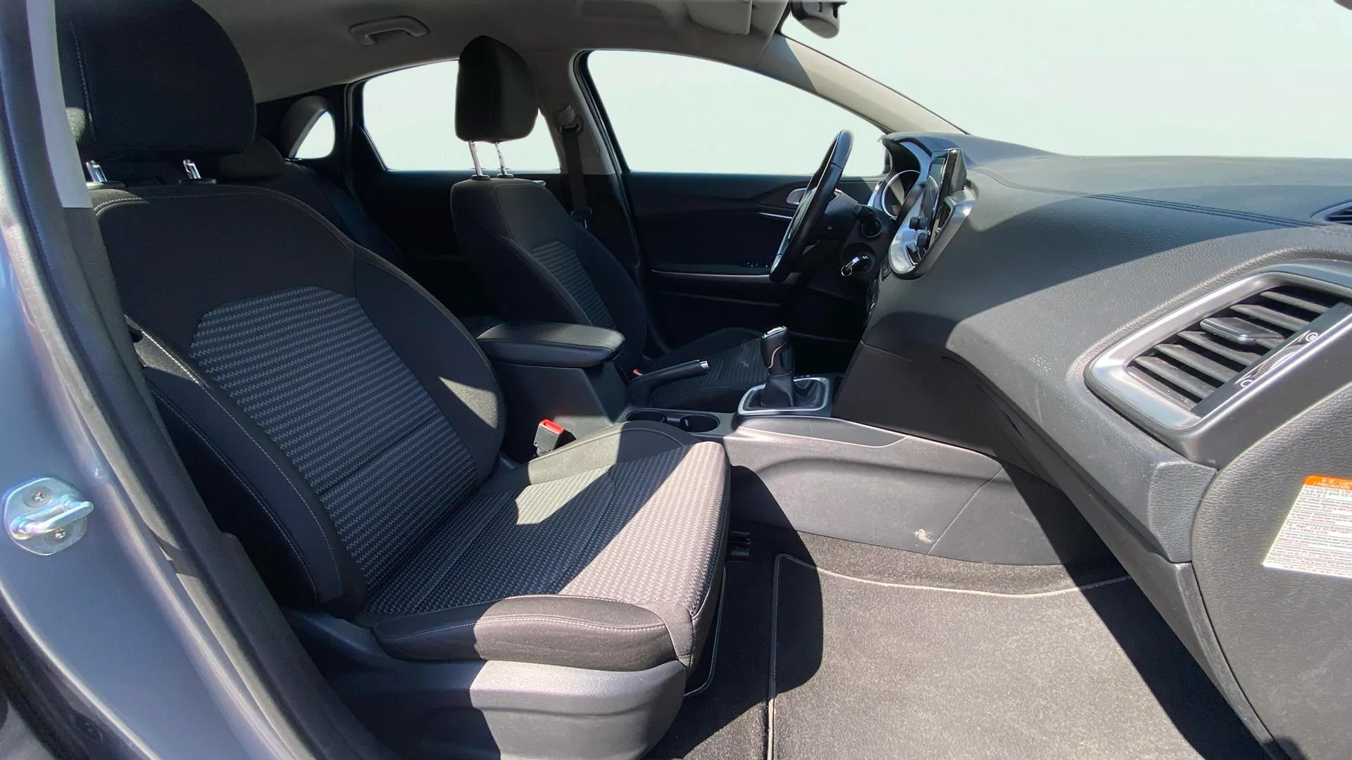 Kia Ceed 1.6 MHEV iMT Drive - foto 23