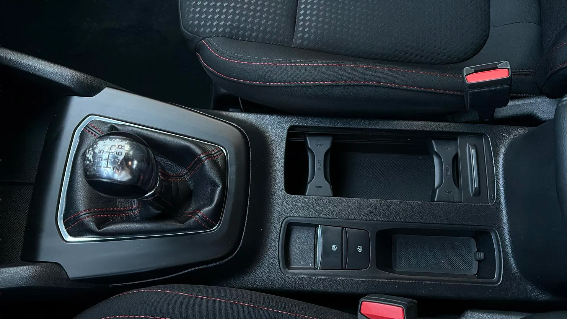 Ford Focus 1.0 EcoBoost MHEV ST-Line Design SIP - foto 21